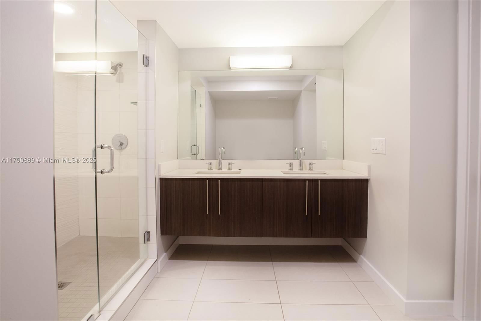 Real estate property located at 7825 107th Ave #417, Miami-dade, Midtown At Doral, Doral, FL