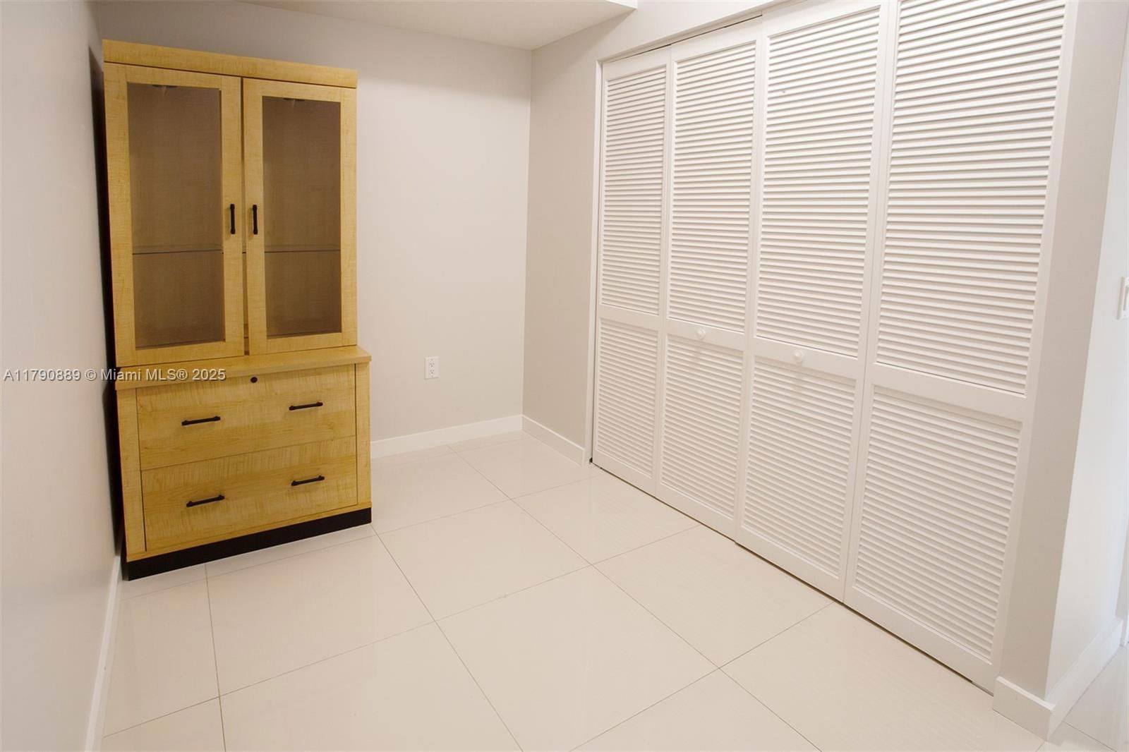 Real estate property located at 7825 107th Ave #417, Miami-dade, Midtown At Doral, Doral, FL