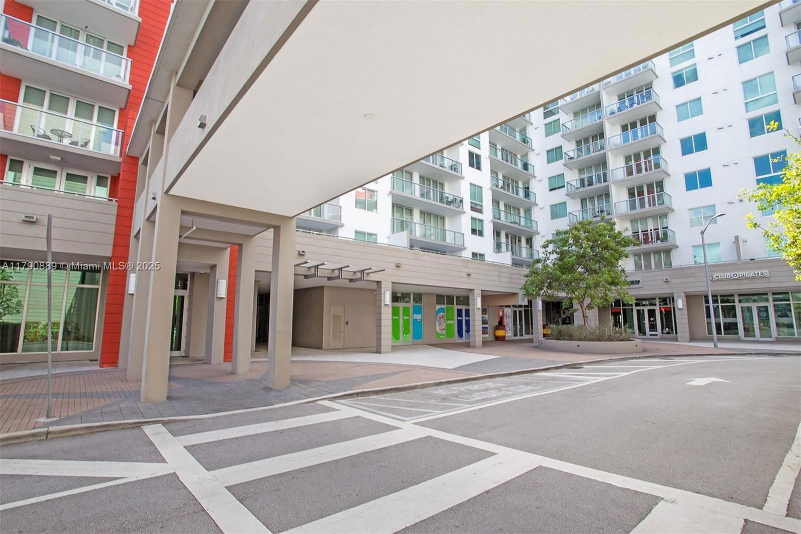 Real estate property located at 7825 107th Ave #417, Miami-dade, Midtown At Doral, Doral, FL