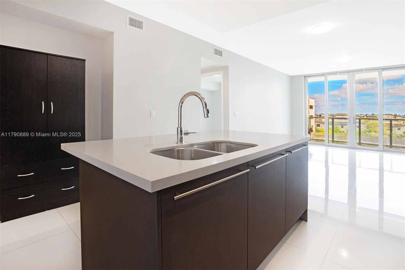 Real estate property located at 7825 107th Ave #417, Miami-dade, Midtown At Doral, Doral, FL