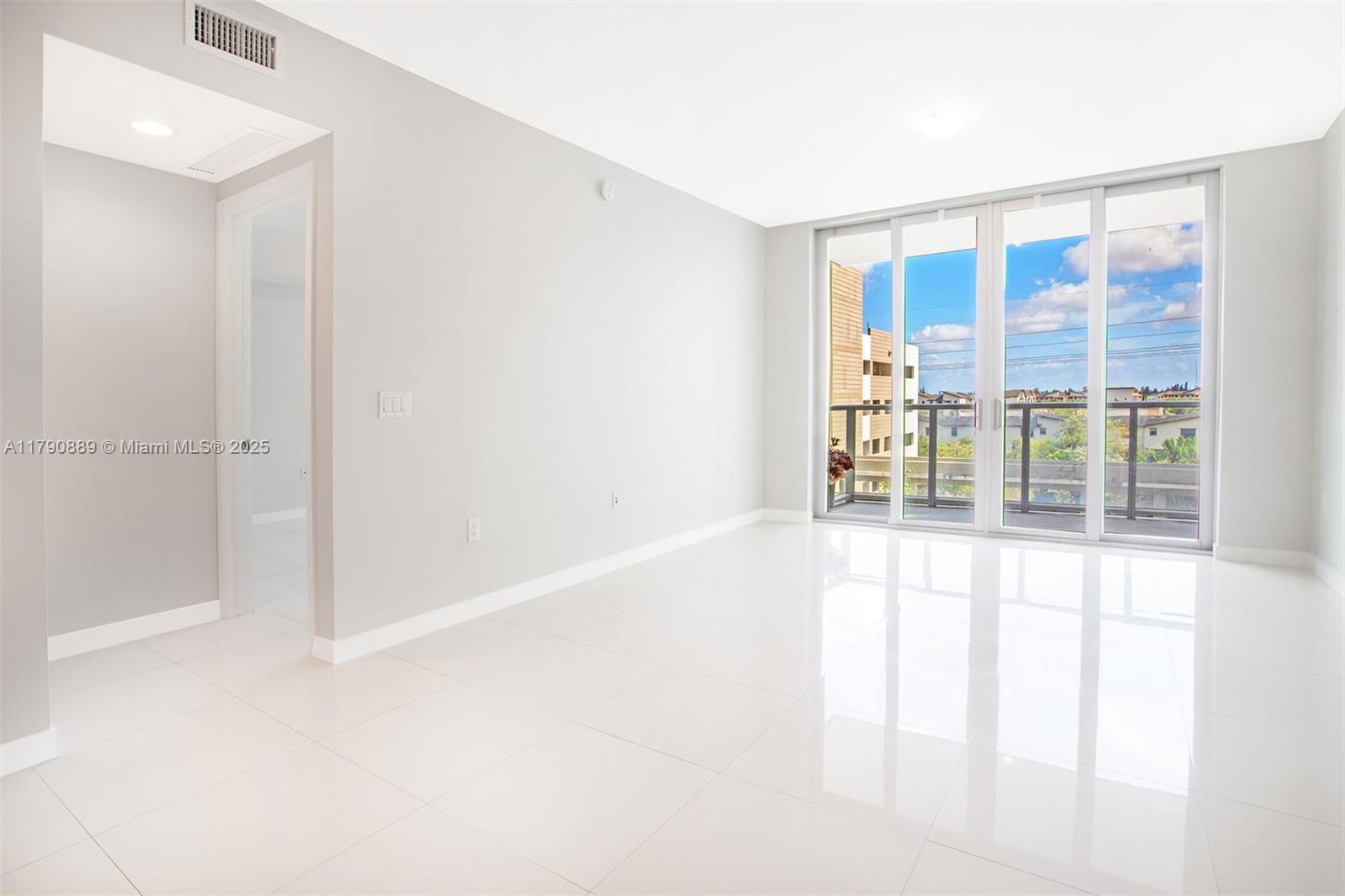 Real estate property located at 7825 107th Ave #417, Miami-dade, Midtown At Doral, Doral, FL