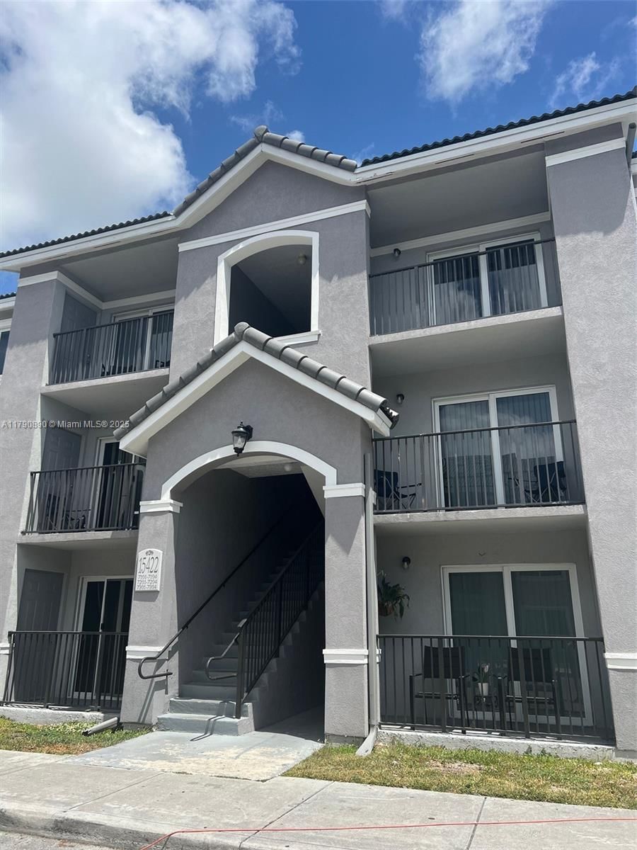 Real estate property located at 15422 284th St #7104, Miami-dade, Vista Trace 7 Condo, Homestead, FL