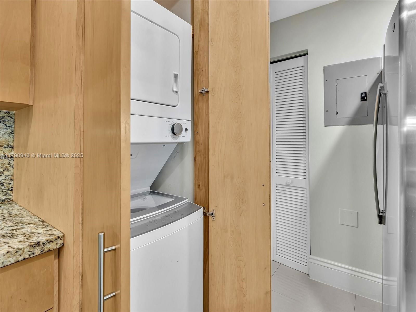 Real estate property located at 2400 Brickell Ave #306D, Miami-dade, Brickell Forest Condo, Miami, FL