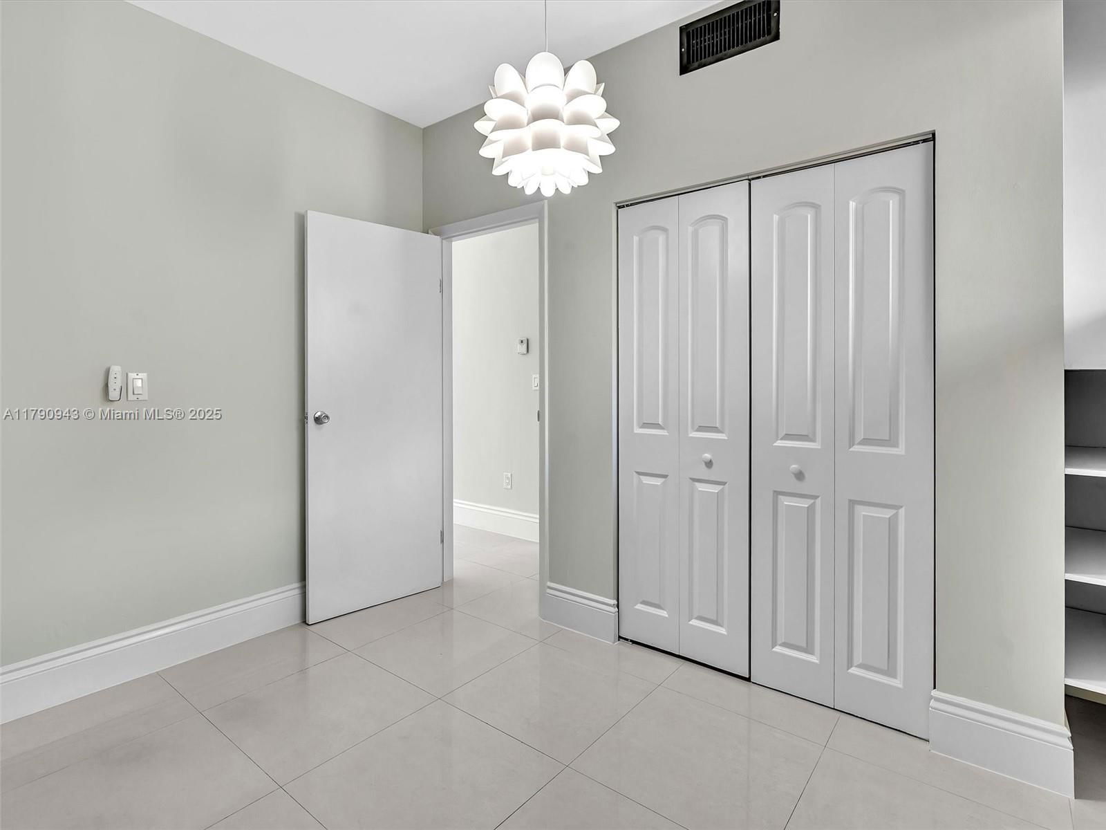 Real estate property located at 2400 Brickell Ave #306D, Miami-dade, Brickell Forest Condo, Miami, FL