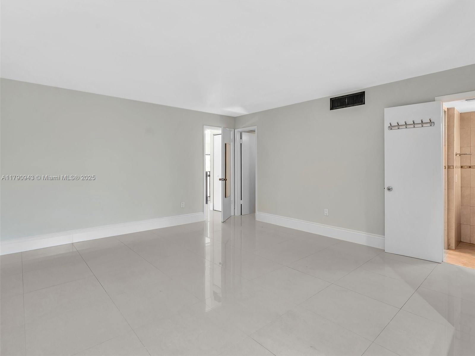 Real estate property located at 2400 Brickell Ave #306D, Miami-dade, Brickell Forest Condo, Miami, FL