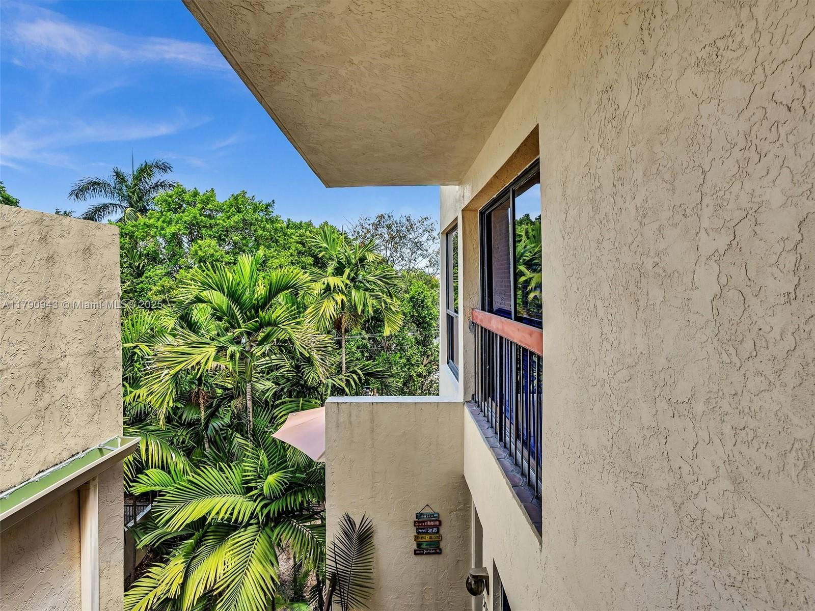 Real estate property located at 2400 Brickell Ave #306D, Miami-dade, Brickell Forest Condo, Miami, FL