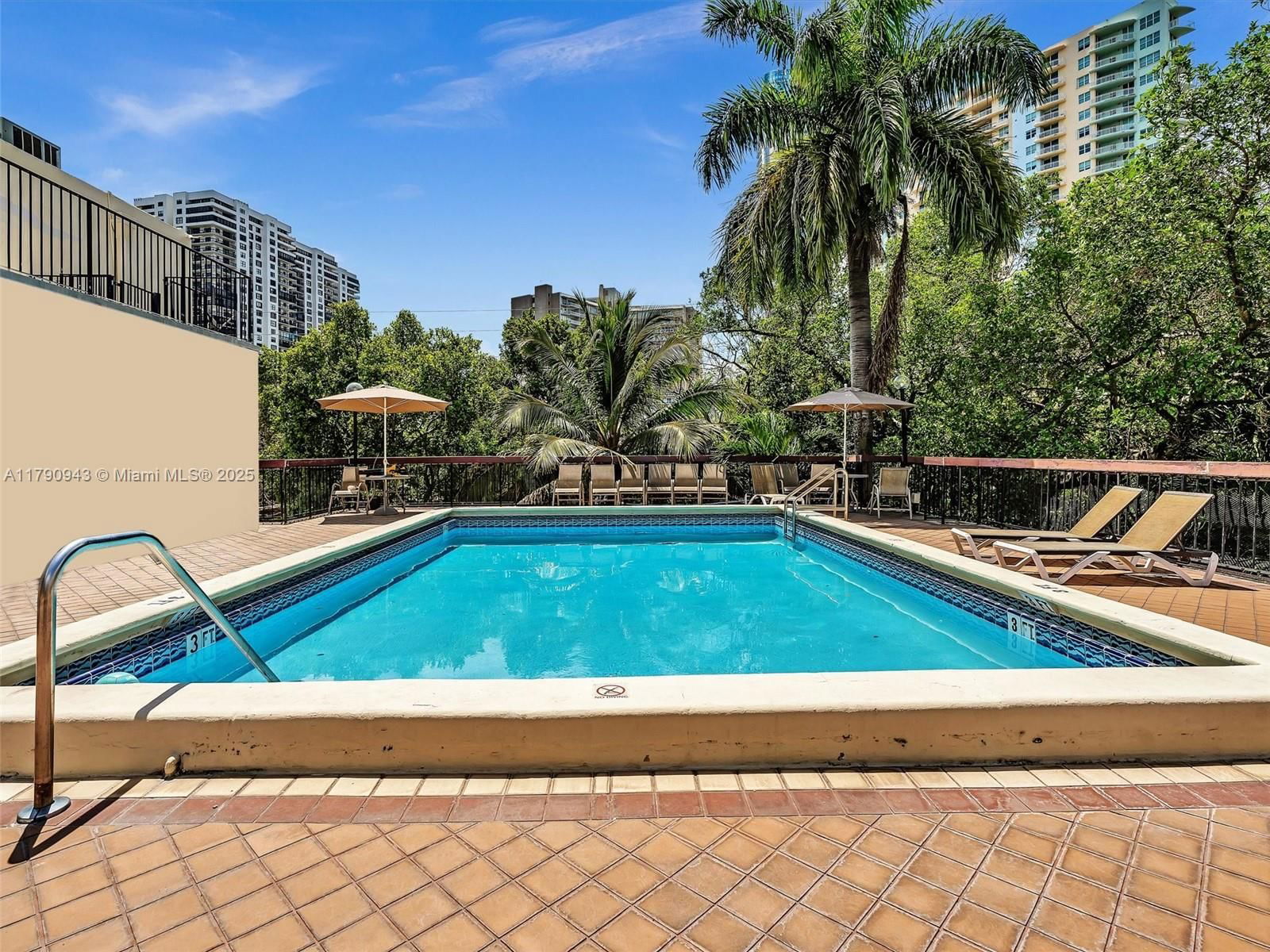 Real estate property located at 2400 Brickell Ave #306D, Miami-dade, Brickell Forest Condo, Miami, FL