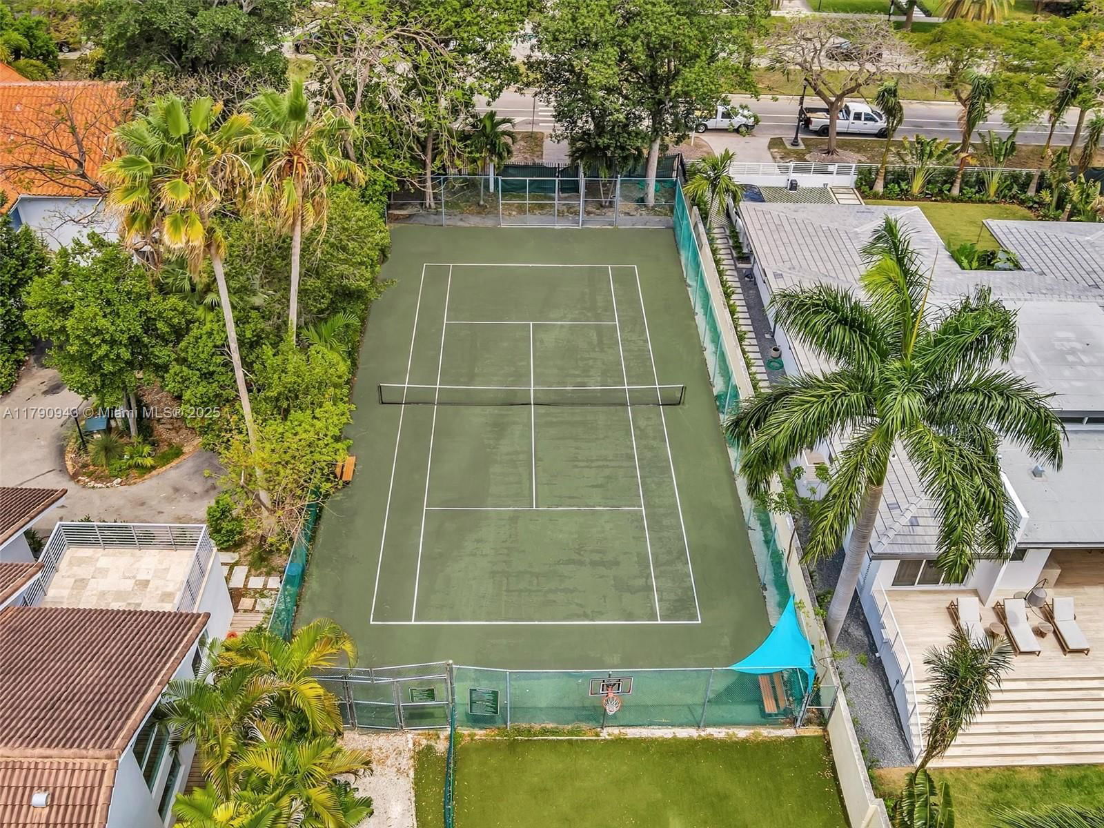 Real estate property located at 2400 Brickell Ave #306D, Miami-dade, Brickell Forest Condo, Miami, FL