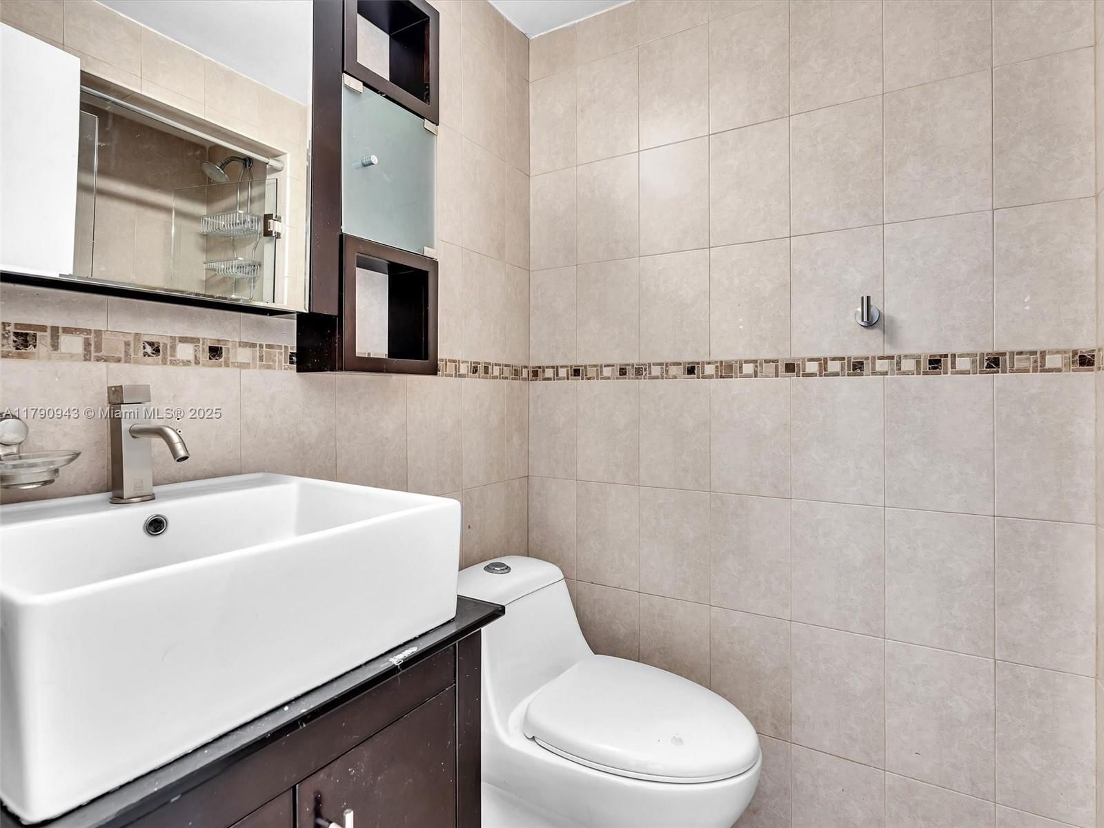 Real estate property located at 2400 Brickell Ave #306D, Miami-dade, Brickell Forest Condo, Miami, FL