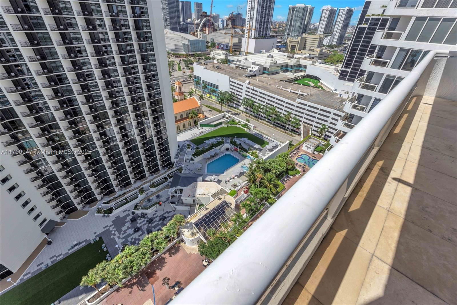 Real estate property located at 1717 Bayshore Dr A-3144, Miami-dade, Venetia Condo, Miami, FL
