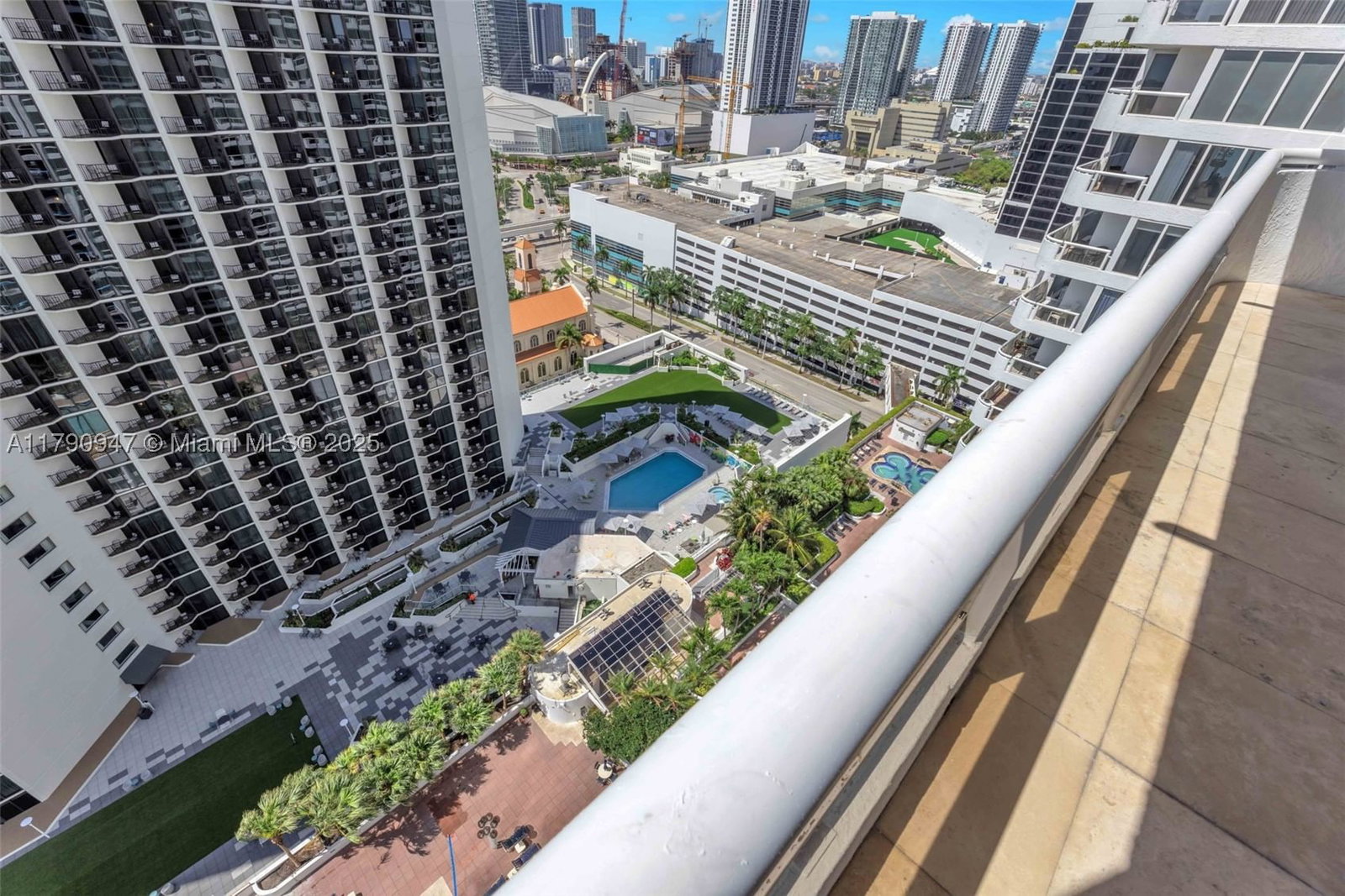 Real estate property located at 1717 Bayshore Dr A-3144, Miami-dade, Venetia Condo, Miami, FL