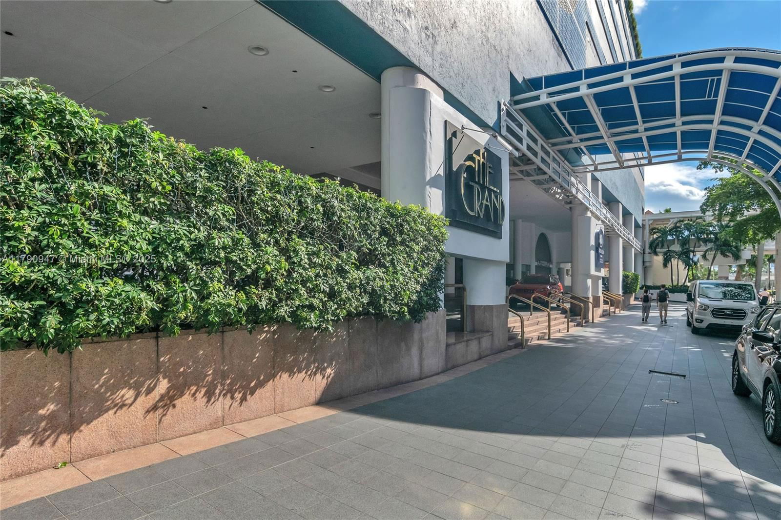 Real estate property located at 1717 Bayshore Dr A-3144, Miami-dade, Venetia Condo, Miami, FL