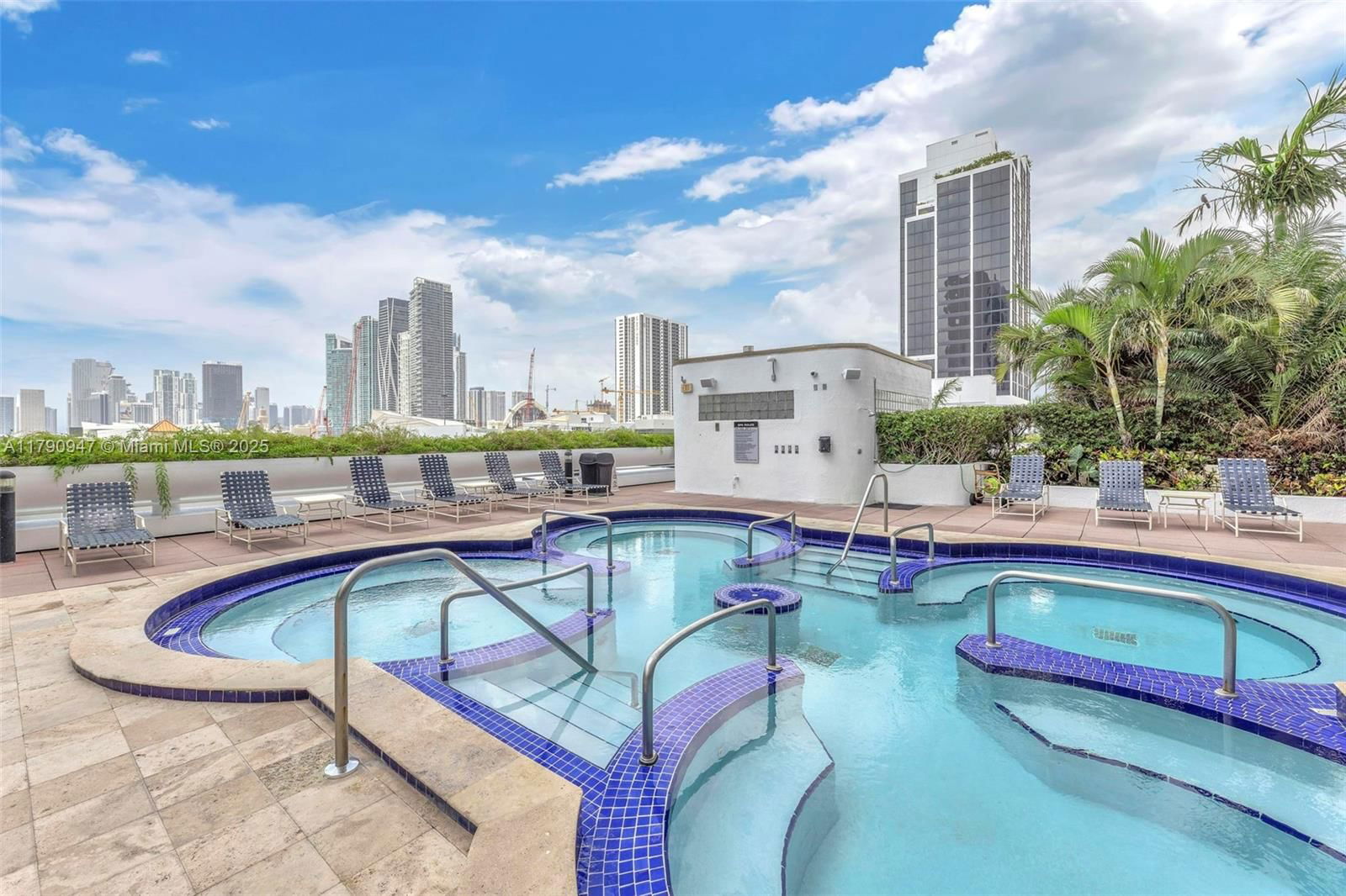 Real estate property located at 1717 Bayshore Dr A-3144, Miami-dade, Venetia Condo, Miami, FL