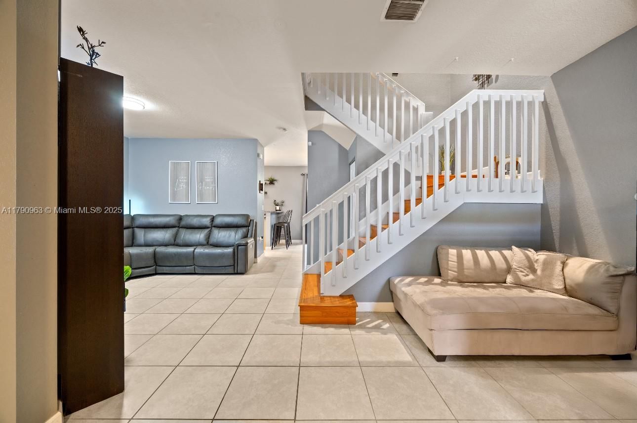 Real estate property located at 3427 89th Ter, Miami-dade, Bellagio, Hialeah, FL