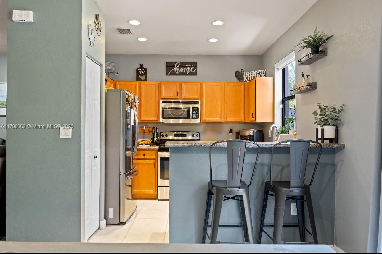 Real estate property located at 3427 89th Ter, Miami-dade, Bellagio, Hialeah, FL