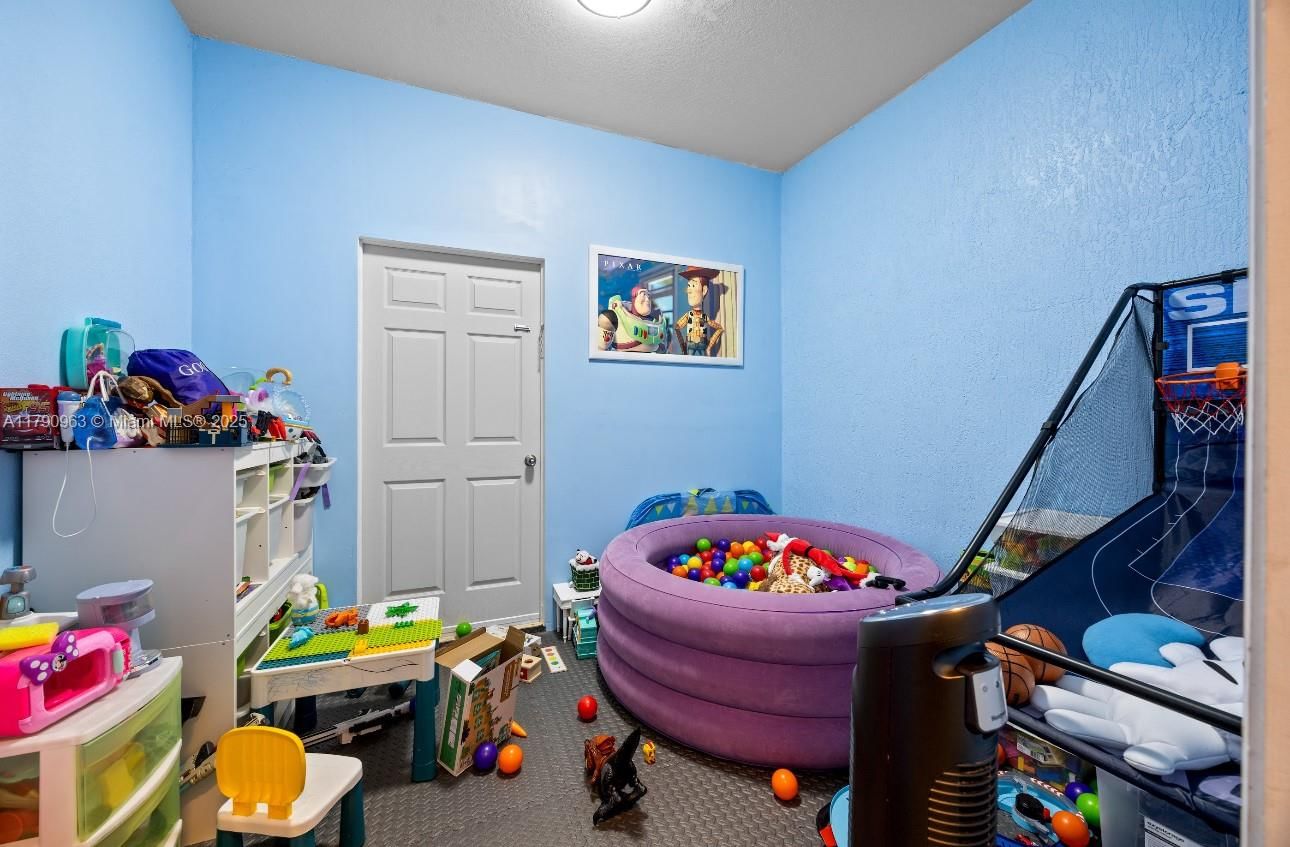 Real estate property located at 3427 89th Ter, Miami-dade, Bellagio, Hialeah, FL