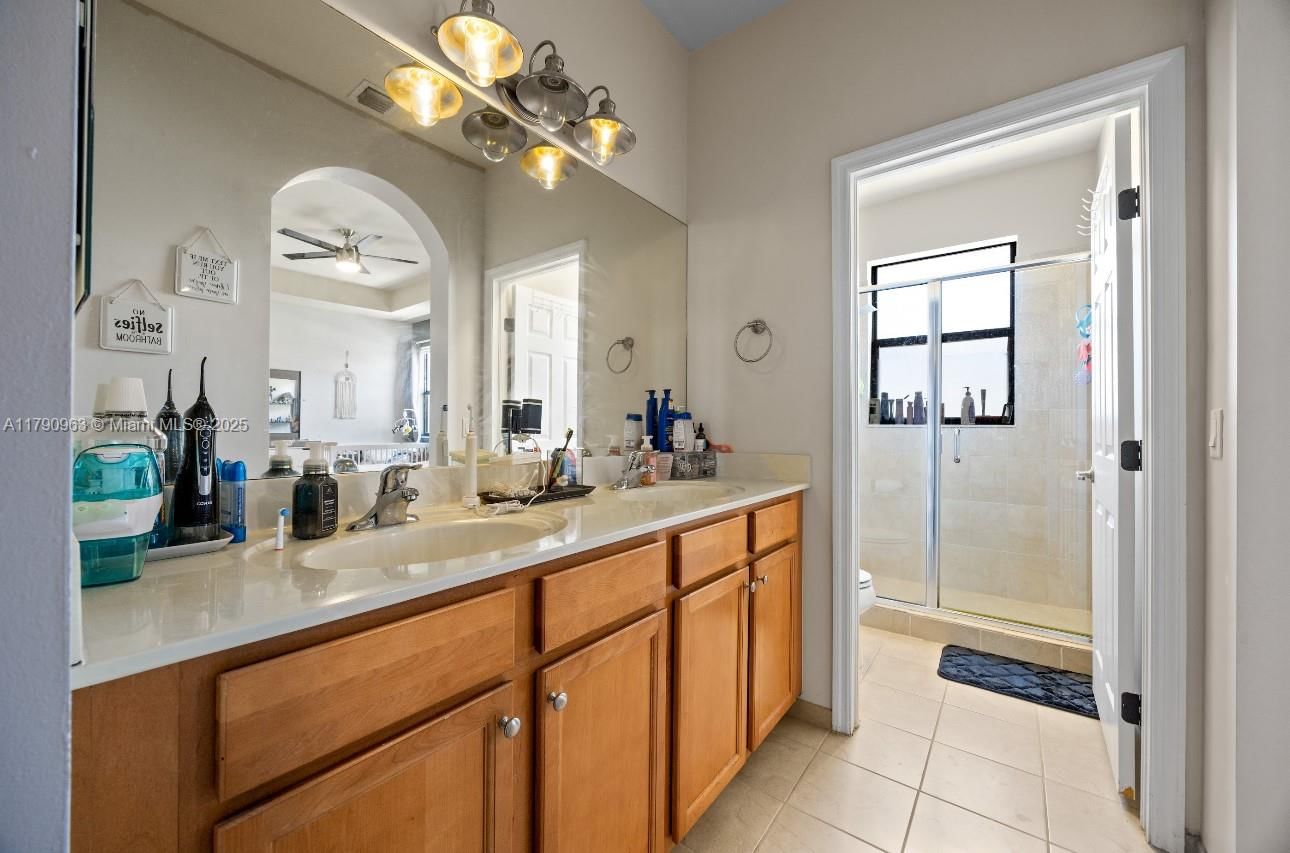 Real estate property located at 3427 89th Ter, Miami-dade, Bellagio, Hialeah, FL