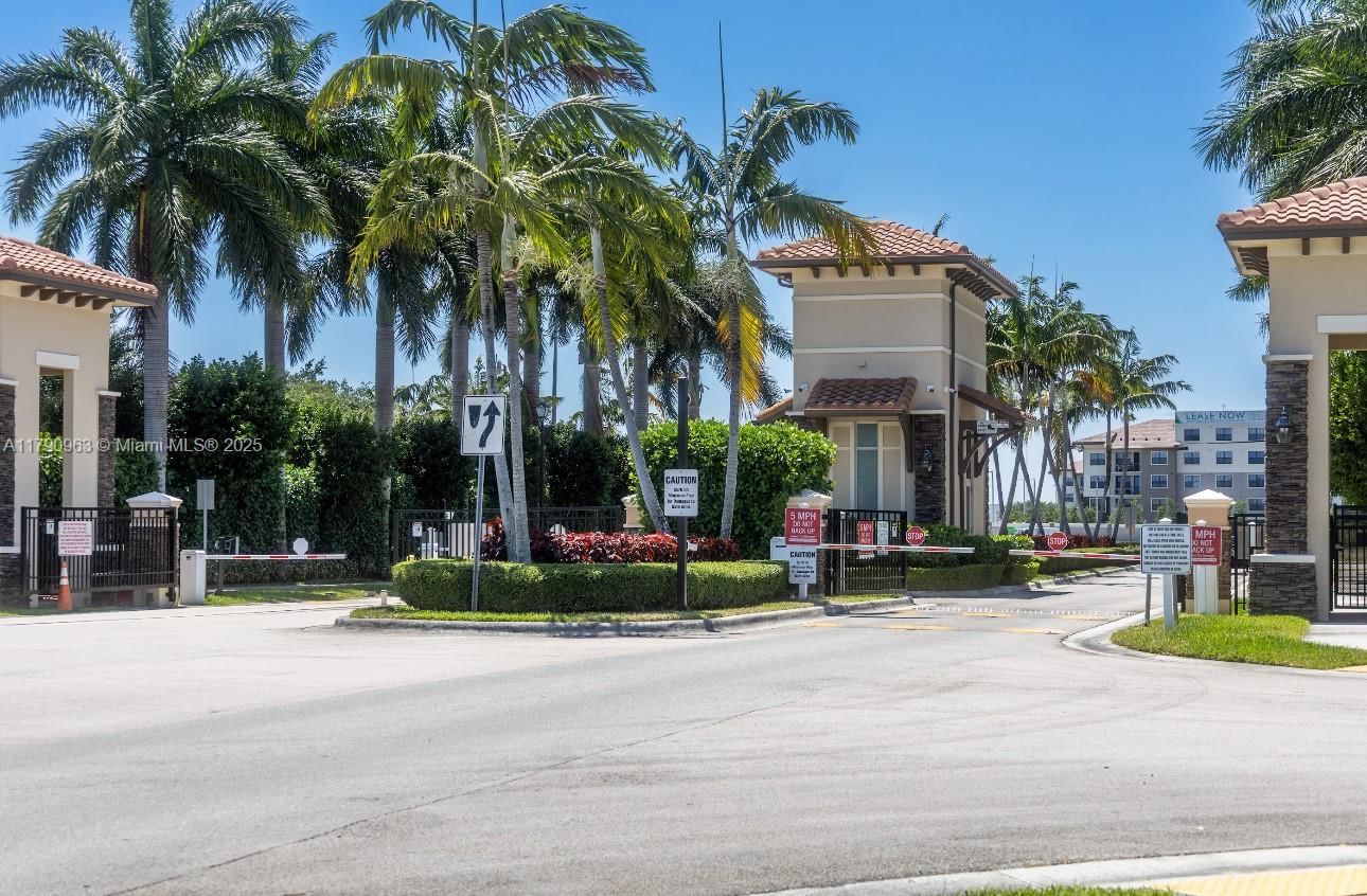 Real estate property located at 3427 89th Ter, Miami-dade, Bellagio, Hialeah, FL