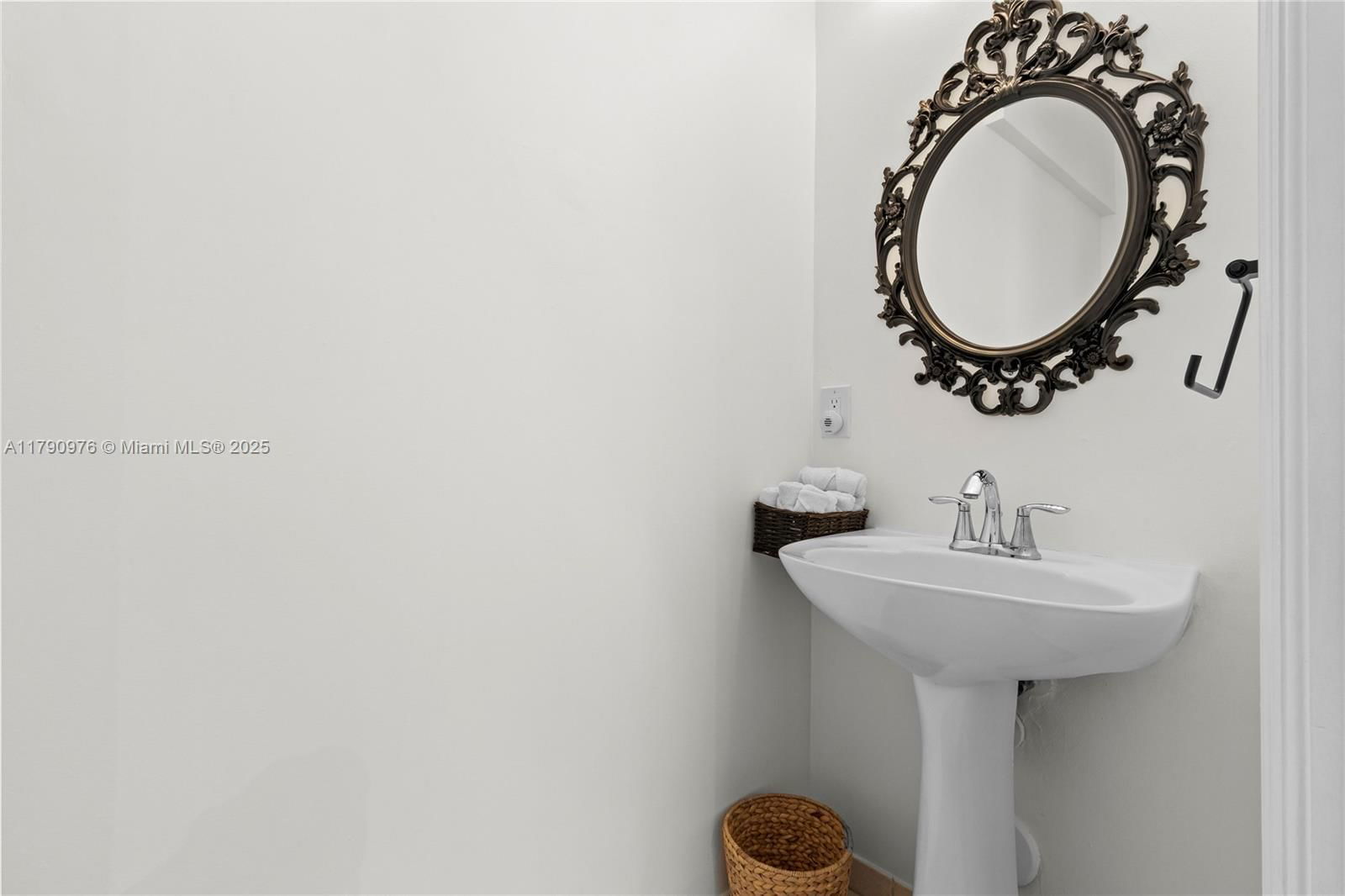 Real estate property located at 22364 89th Path, Miami-dade, Lakes By The Bay Gee, Cutler Bay, FL