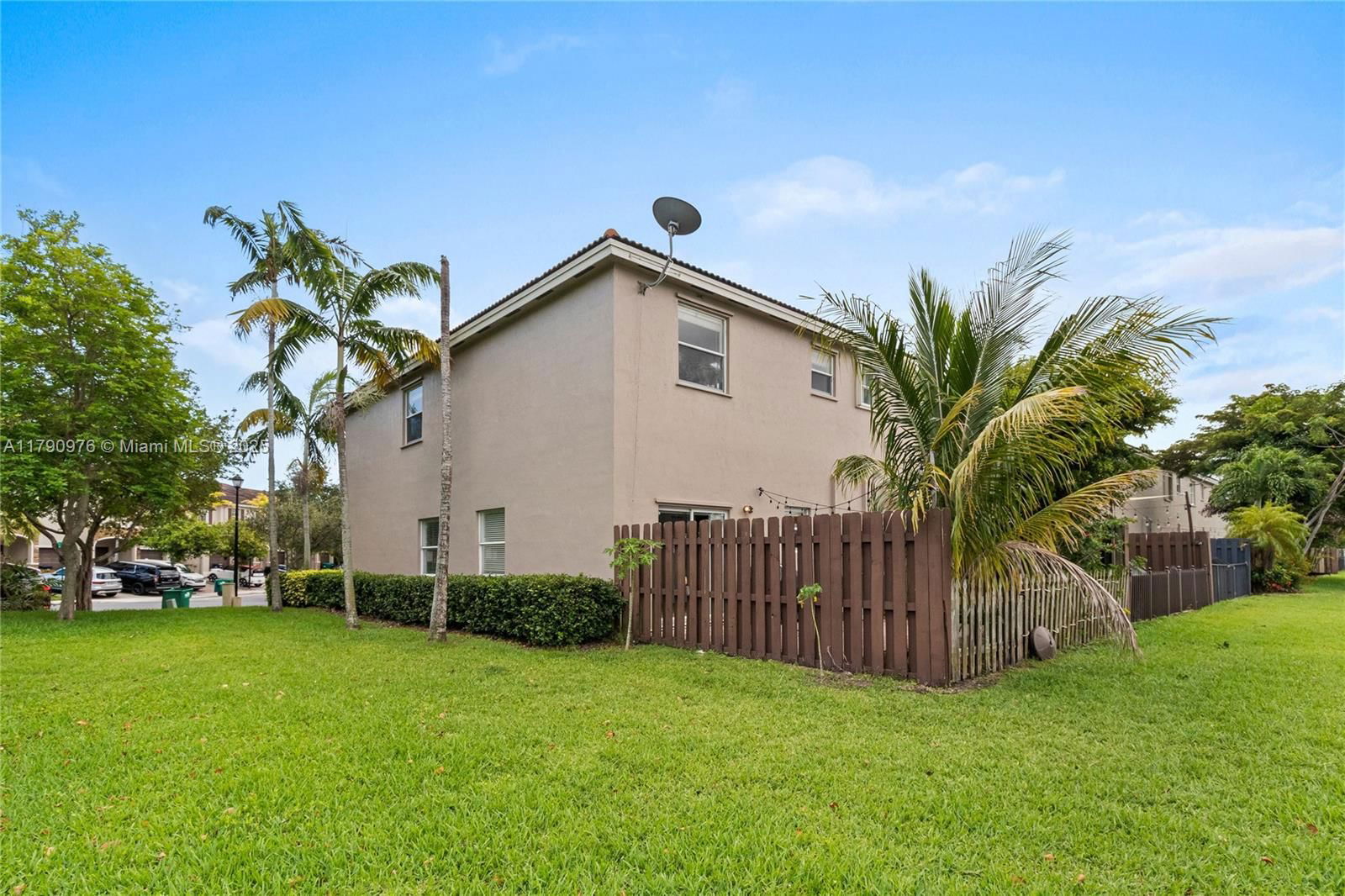 Real estate property located at 22364 89th Path, Miami-dade, Lakes By The Bay Gee, Cutler Bay, FL