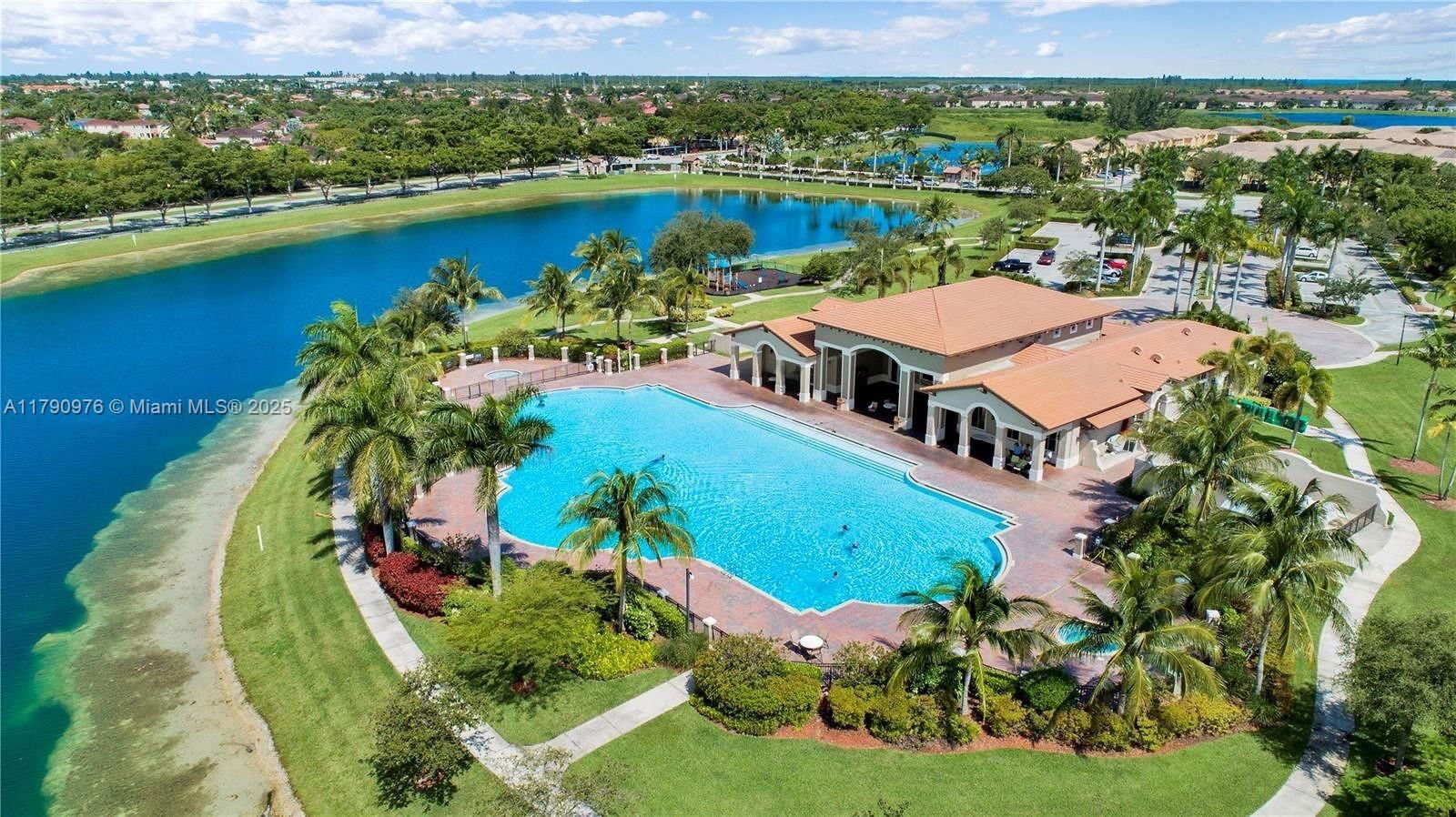 Real estate property located at 22364 89th Path, Miami-dade, Lakes By The Bay Gee, Cutler Bay, FL