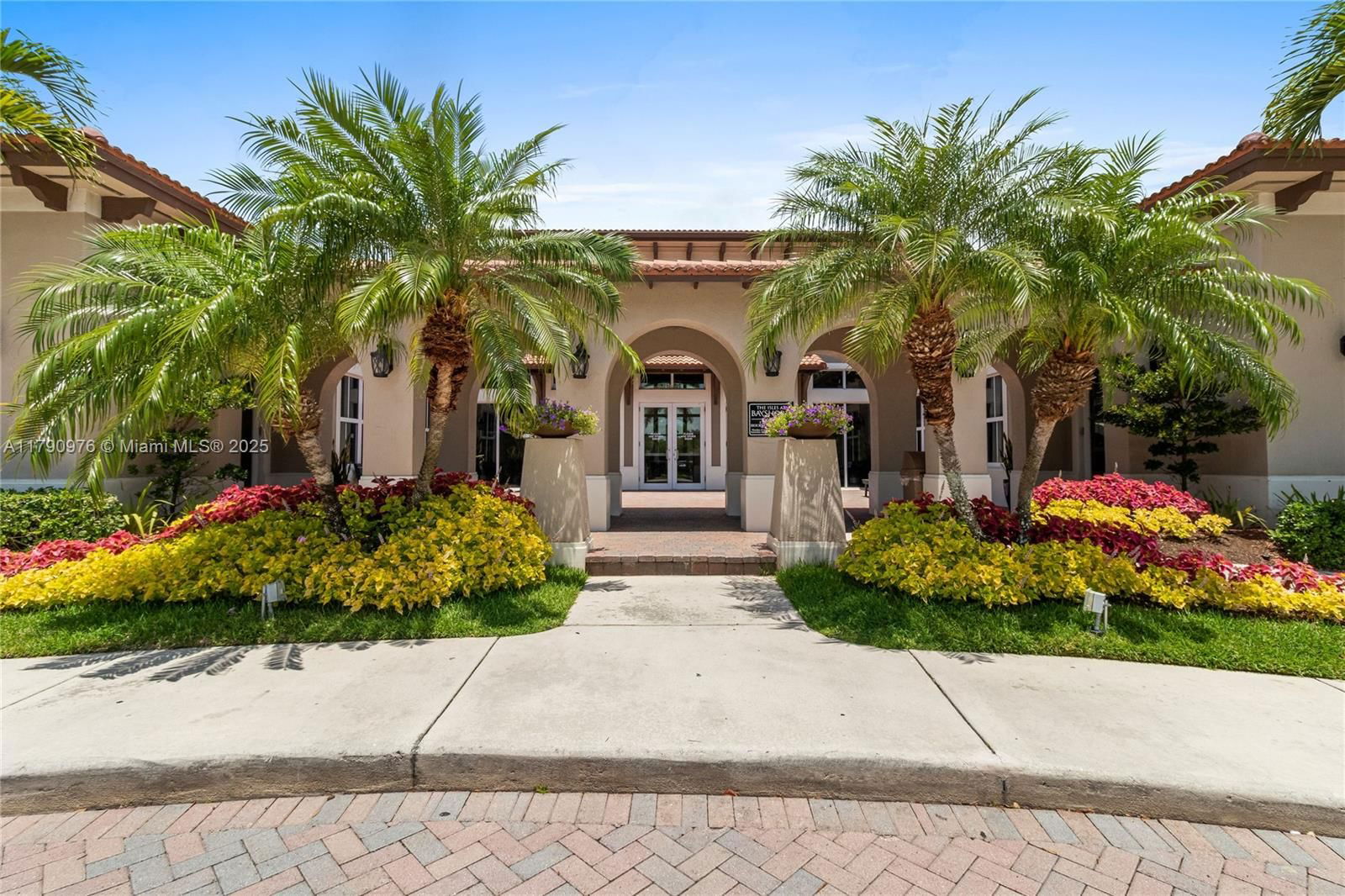 Real estate property located at 22364 89th Path, Miami-dade, Lakes By The Bay Gee, Cutler Bay, FL