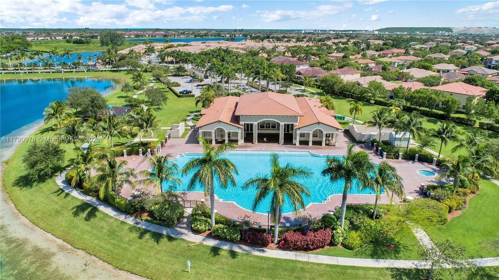 Real estate property located at 22364 89th Path, Miami-dade, Lakes By The Bay Gee, Cutler Bay, FL