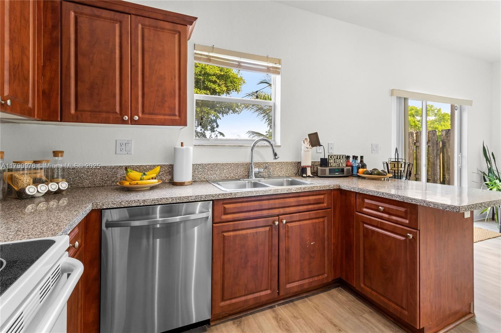 Real estate property located at 22364 89th Path, Miami-dade, Lakes By The Bay Gee, Cutler Bay, FL
