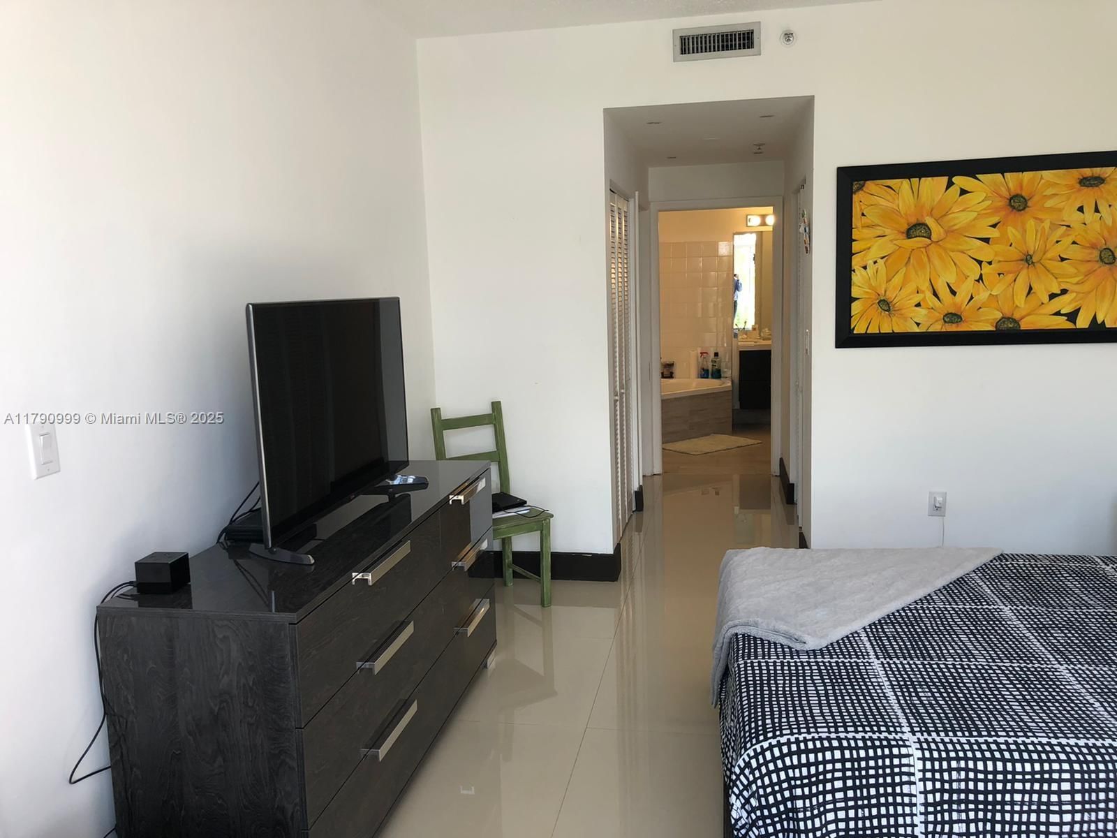Real estate property located at 9725 52nd St #407, Miami-dade, Doral House Condo No 3, Doral, FL