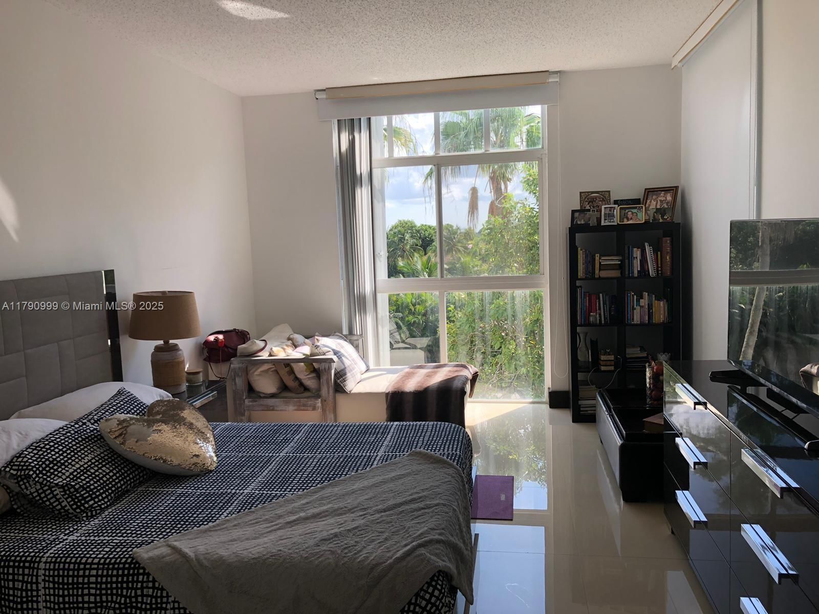 Real estate property located at 9725 52nd St #407, Miami-dade, Doral House Condo No 3, Doral, FL
