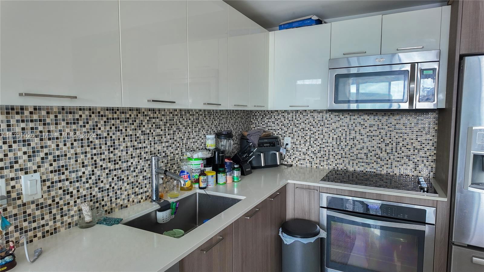 Real estate property located at 5300 Paseo Blvd #1807, Miami-dade, 5300 Paseo Condo, Doral, FL