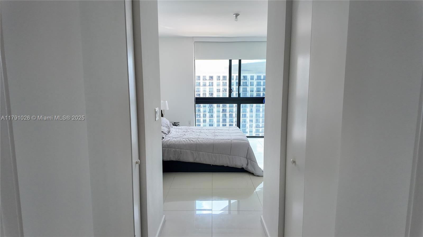 Real estate property located at 5300 Paseo Blvd #1807, Miami-dade, 5300 Paseo Condo, Doral, FL