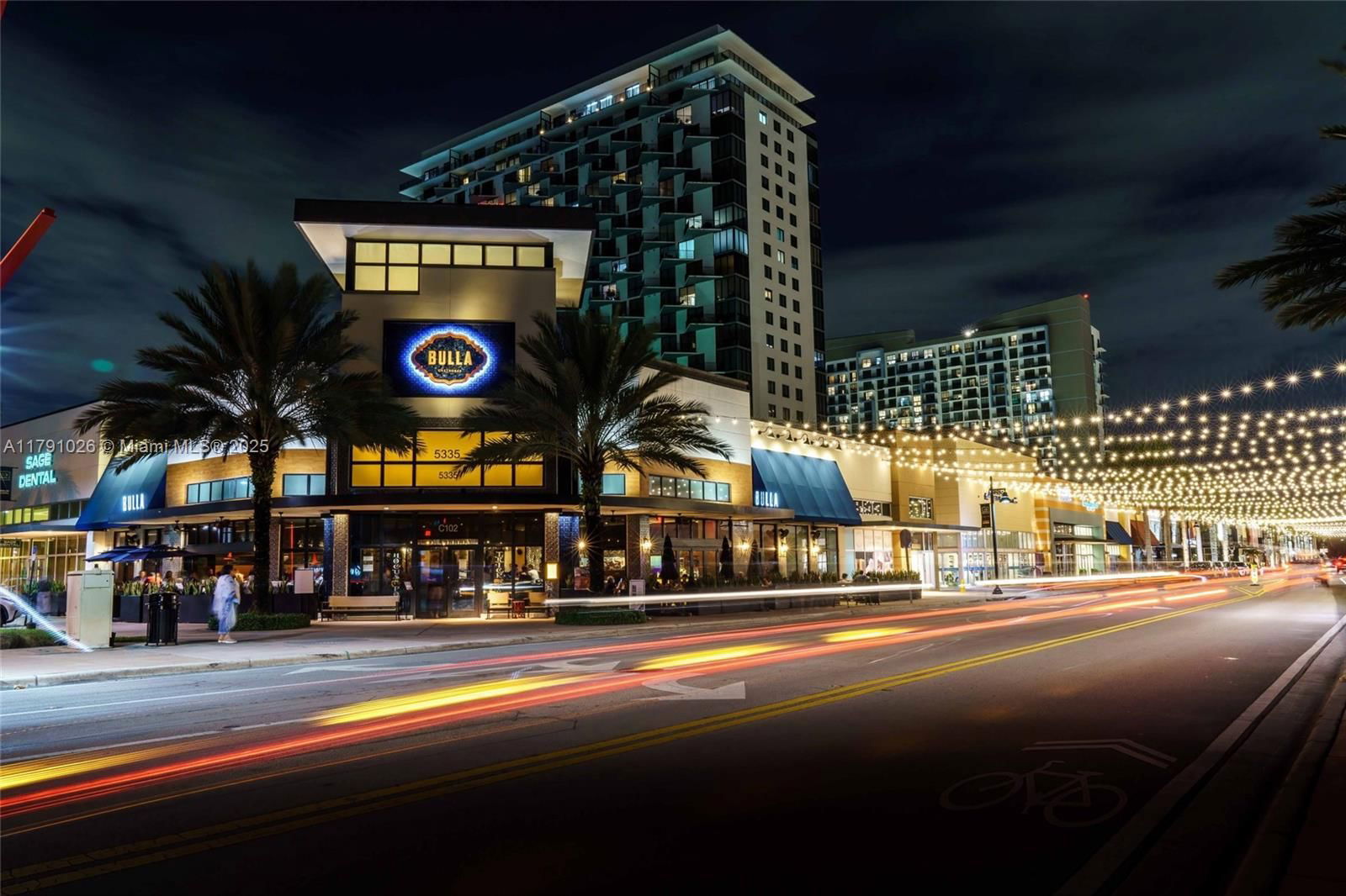 Real estate property located at 5300 Paseo Blvd #1807, Miami-dade, 5300 Paseo Condo, Doral, FL