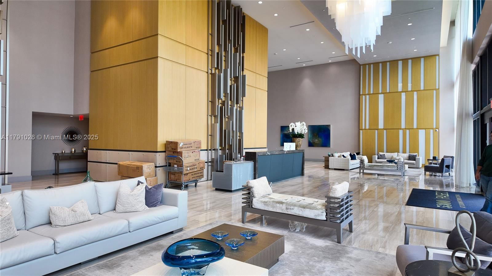 Real estate property located at 5300 Paseo Blvd #1807, Miami-dade, 5300 Paseo Condo, Doral, FL