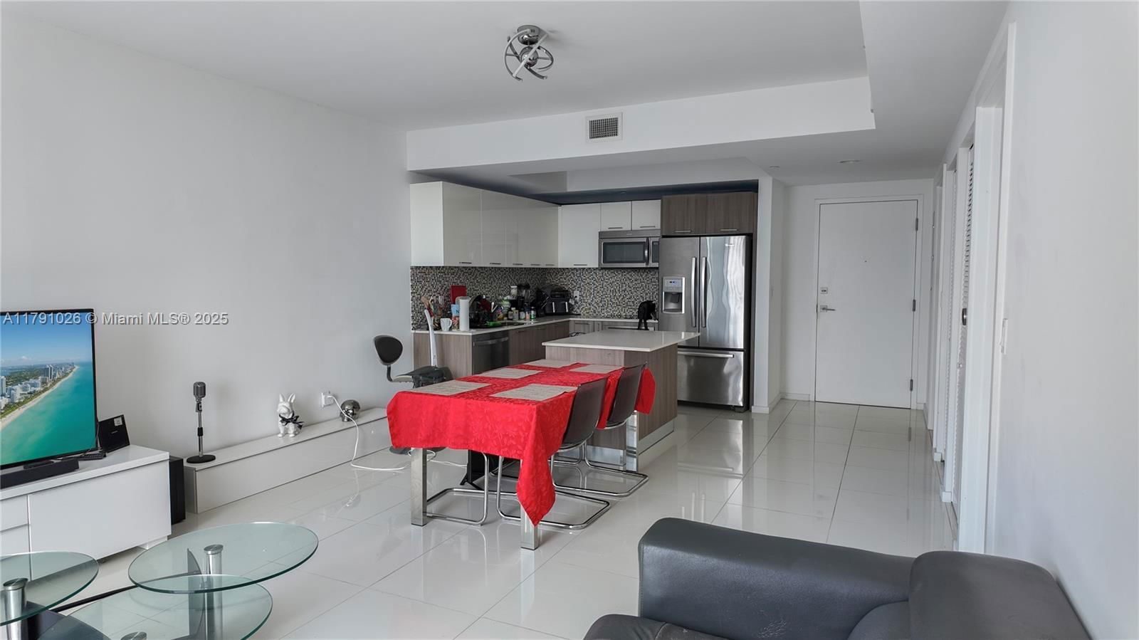 Real estate property located at 5300 Paseo Blvd #1807, Miami-dade, 5300 Paseo Condo, Doral, FL