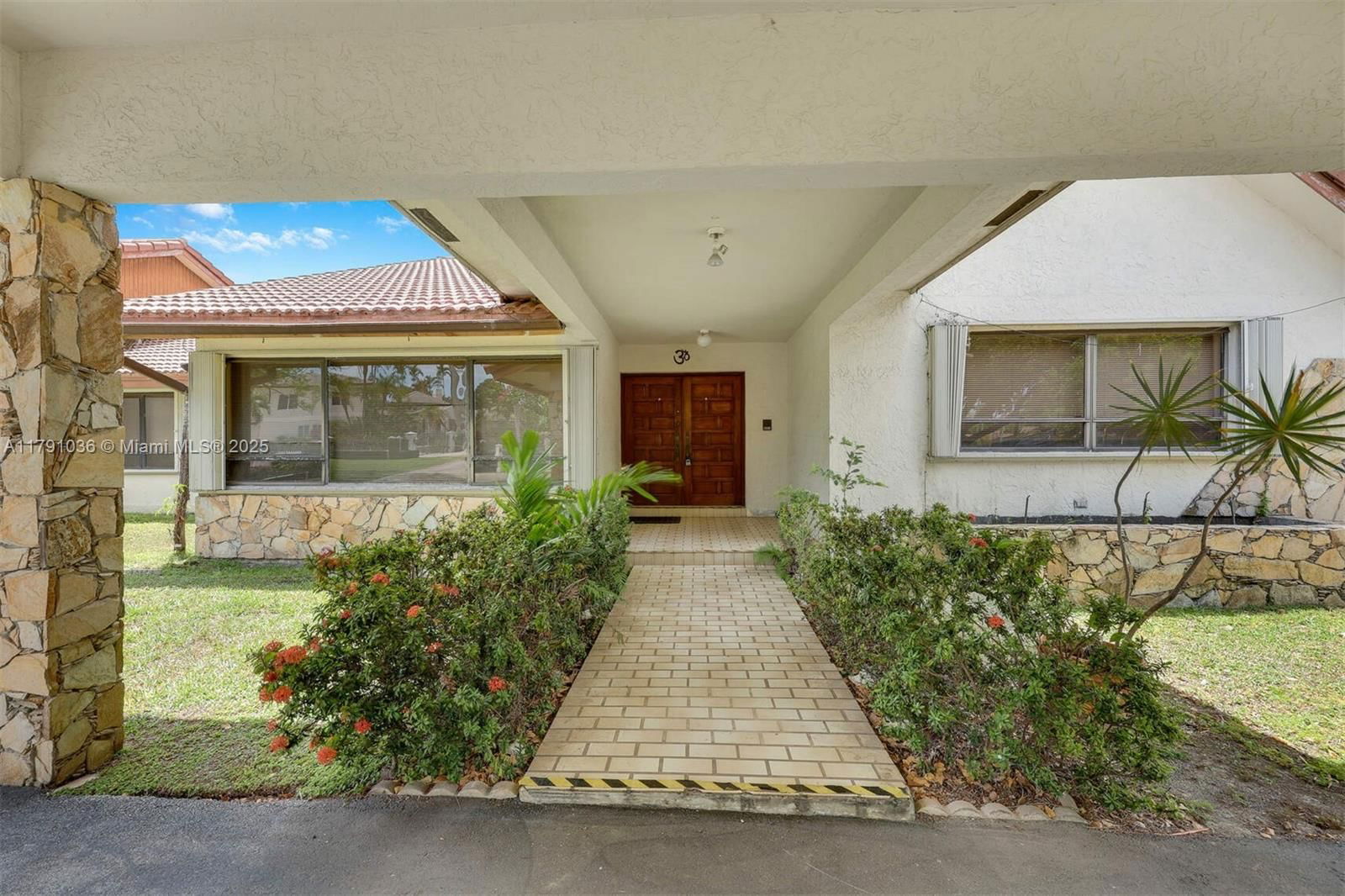 Real estate property located at 7850 83rd Ct, Miami-dade, Kings Creek North Sec 2, Miami, FL