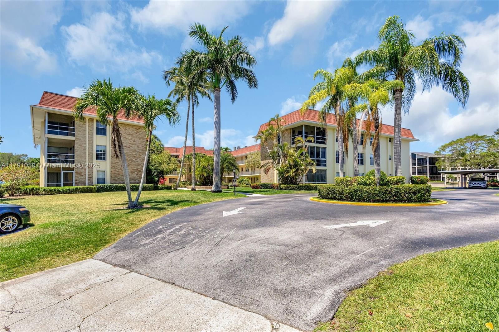 Real estate property located at 5540 Tamberlane Cir #316, Palm Beach, Tamberlane 6 Condo, Palm Beach Gardens, FL