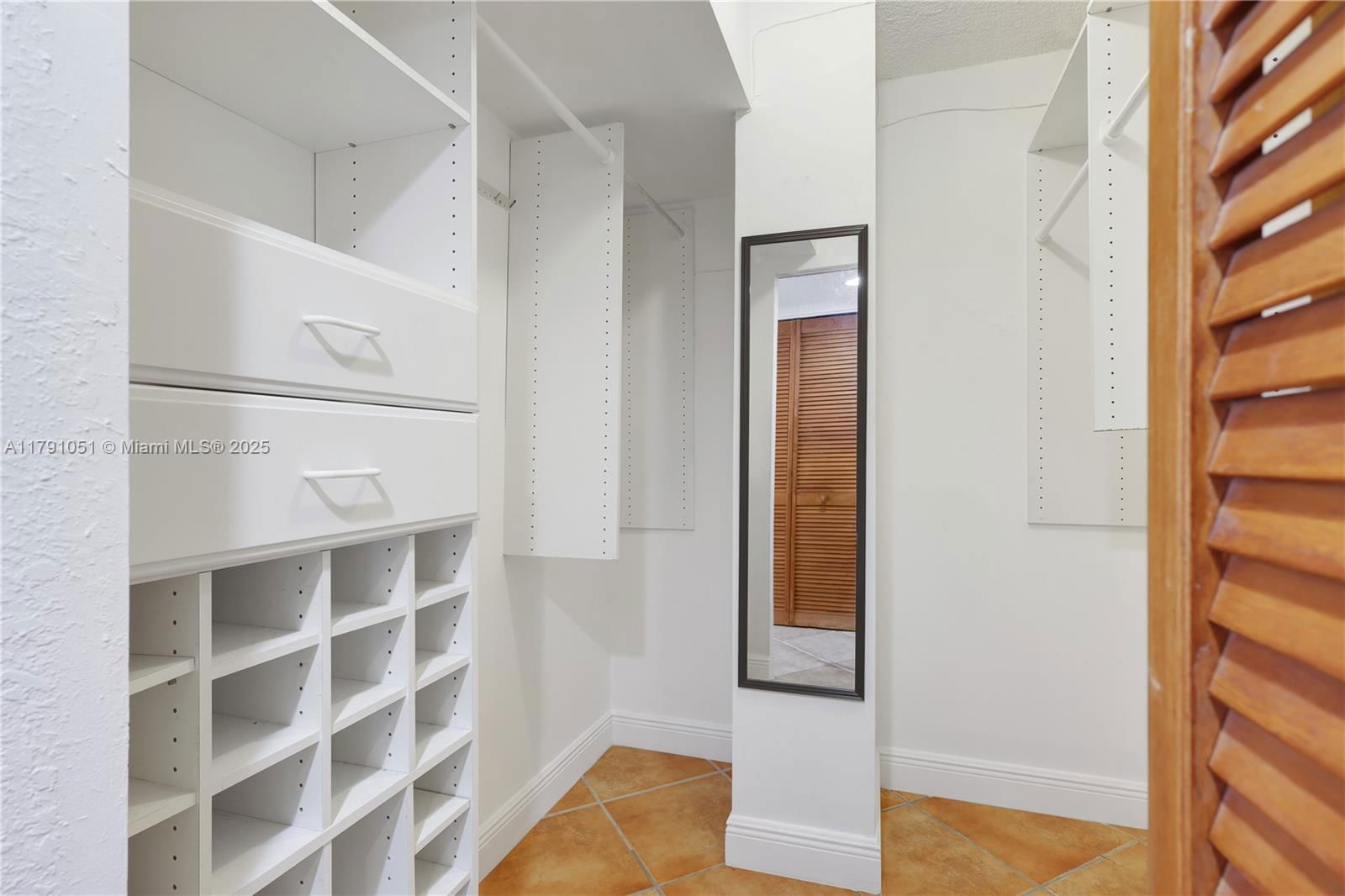 Real estate property located at 6801 Indian Creek Dr #602, Miami-dade, Boston Plaza Condo, Miami Beach, FL