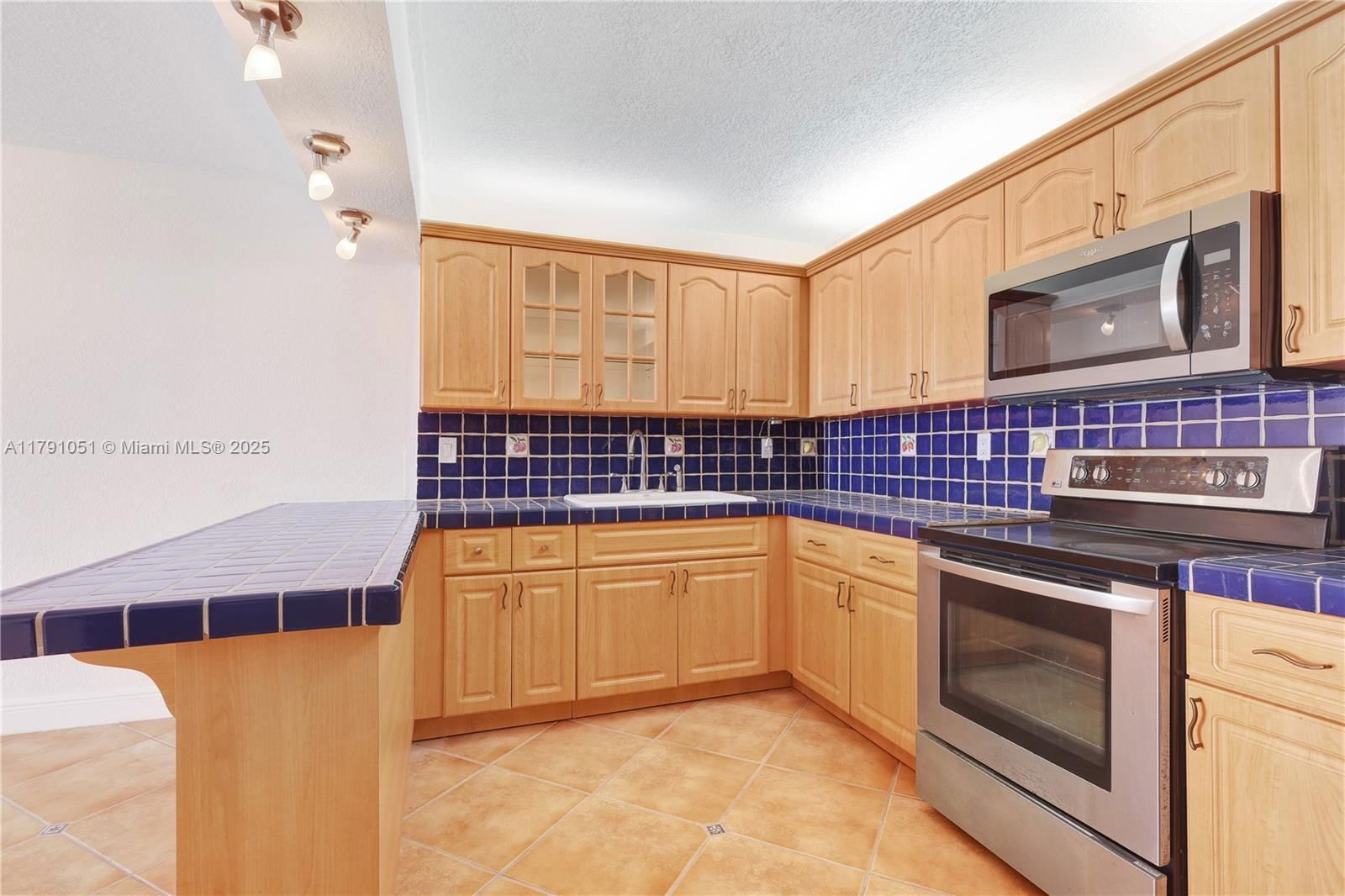 Real estate property located at 6801 Indian Creek Dr #602, Miami-dade, Boston Plaza Condo, Miami Beach, FL