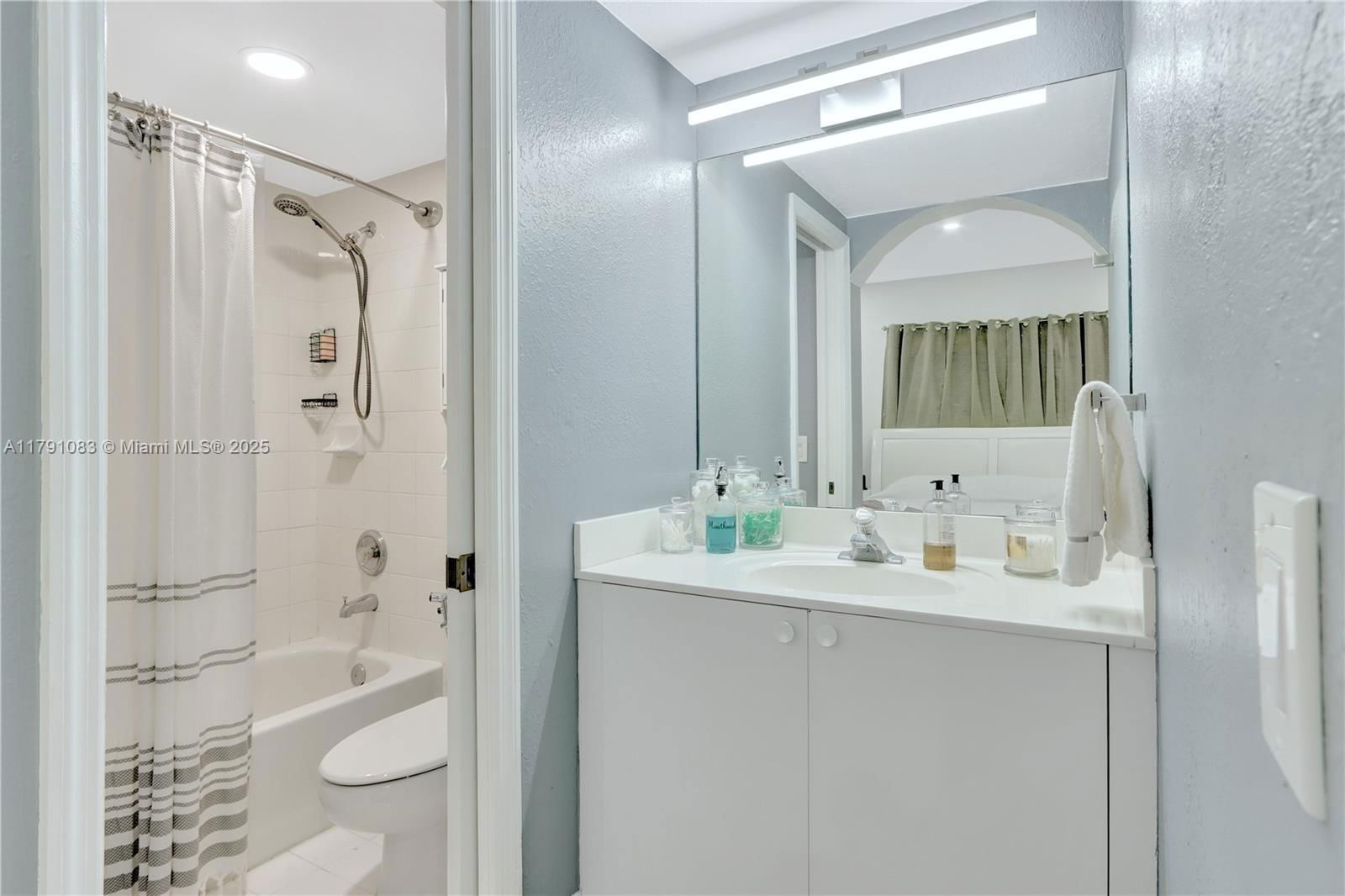 Real estate property located at 16922 138th Ct, Miami-dade, Cazadores Sub North, Miami, FL