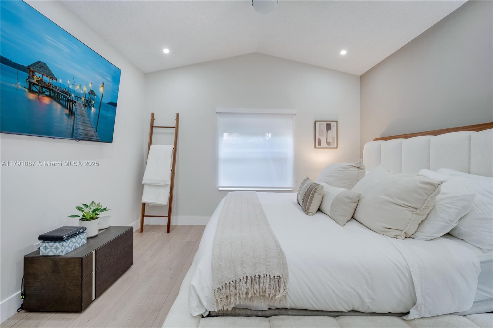 Real estate property located at 11334 53rd Ln, Miami-dade, Doral Landings East, Doral, FL