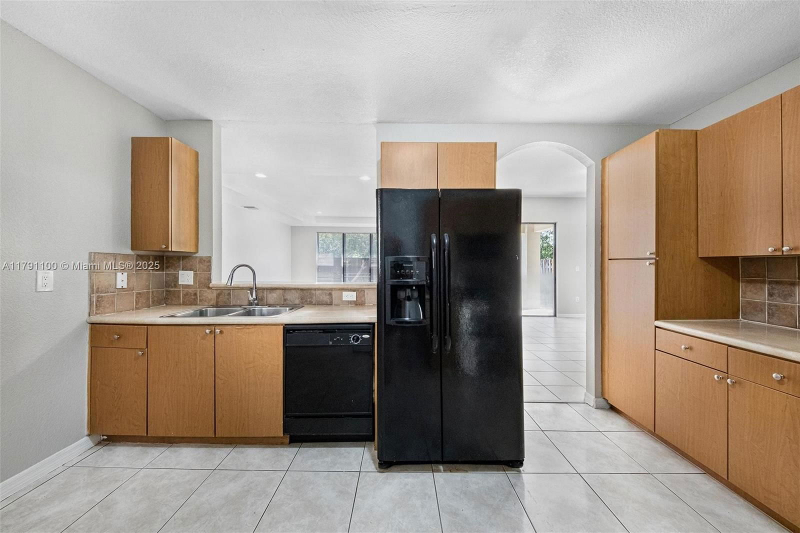 Real estate property located at 8904 229th St, Miami-dade, Trellis At Bayshore, Cutler Bay, FL