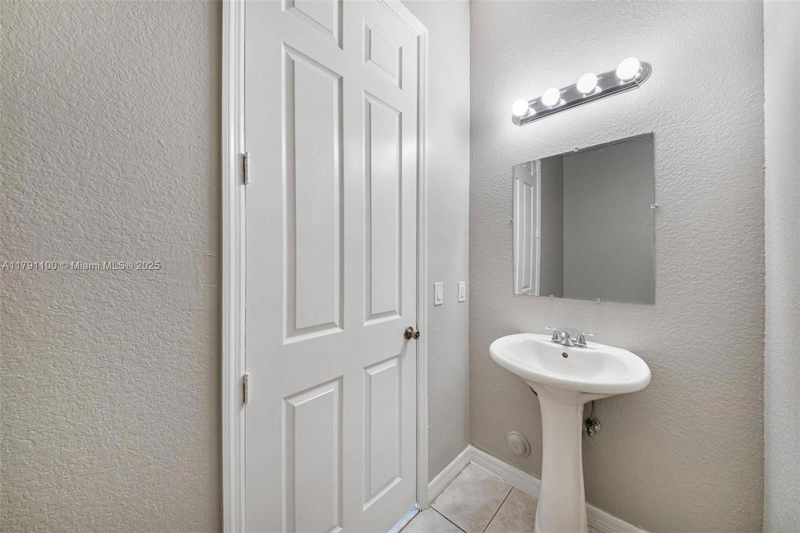 Real estate property located at 8904 229th St, Miami-dade, Trellis At Bayshore, Cutler Bay, FL