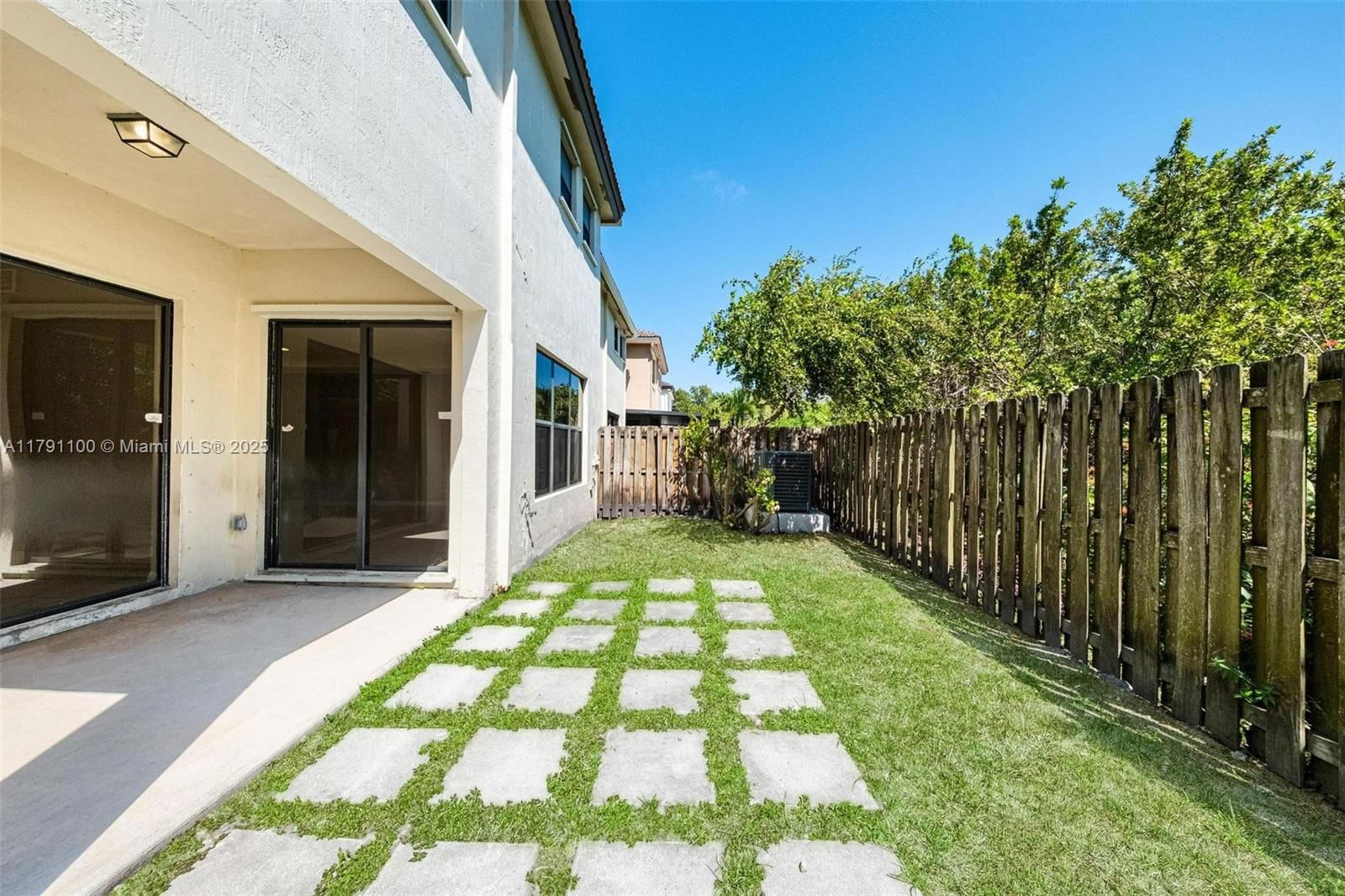 Real estate property located at 8904 229th St, Miami-dade, Trellis At Bayshore, Cutler Bay, FL