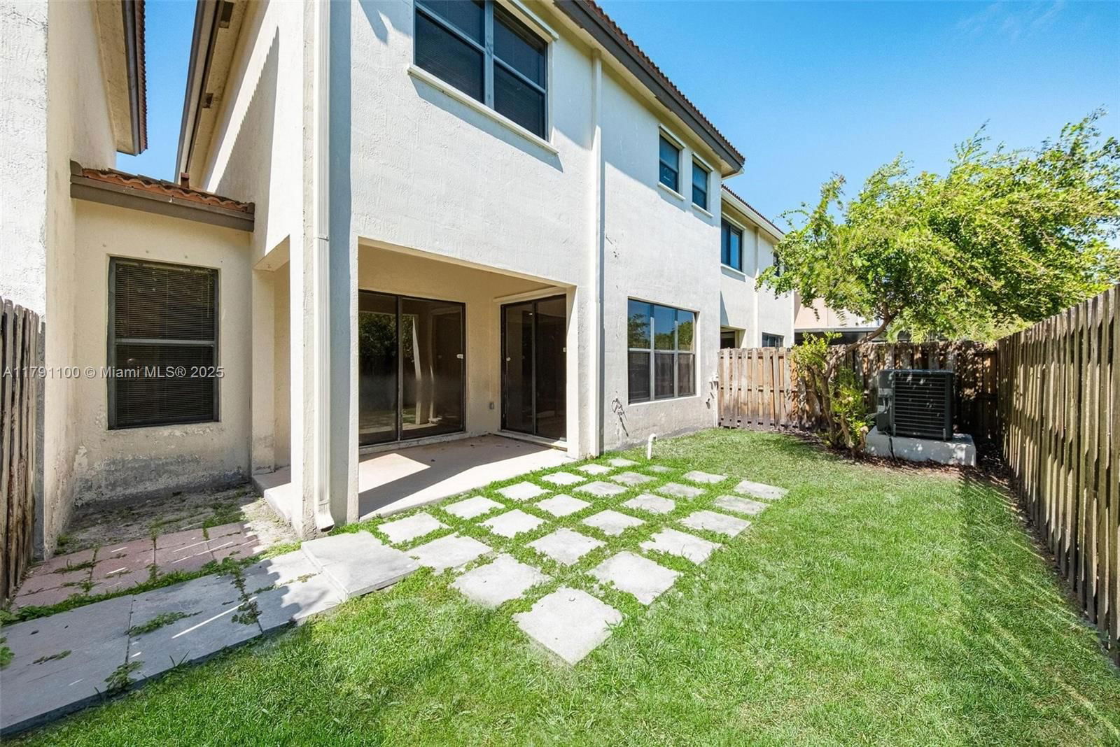 Real estate property located at 8904 229th St, Miami-dade, Trellis At Bayshore, Cutler Bay, FL