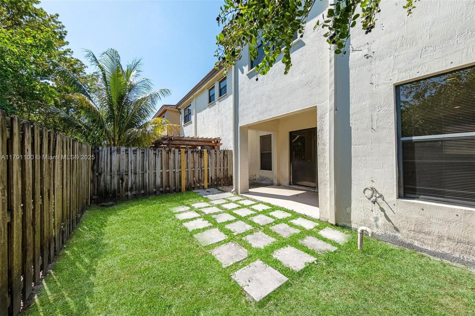 Real estate property located at 8904 229th St, Miami-dade, Trellis At Bayshore, Cutler Bay, FL