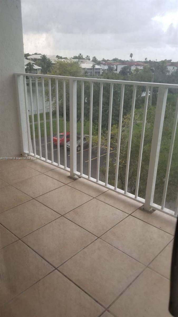 Real estate property located at 8240 210th St #313, Miami-dade, Saga Bay Gardens Condo, Cutler Bay, FL