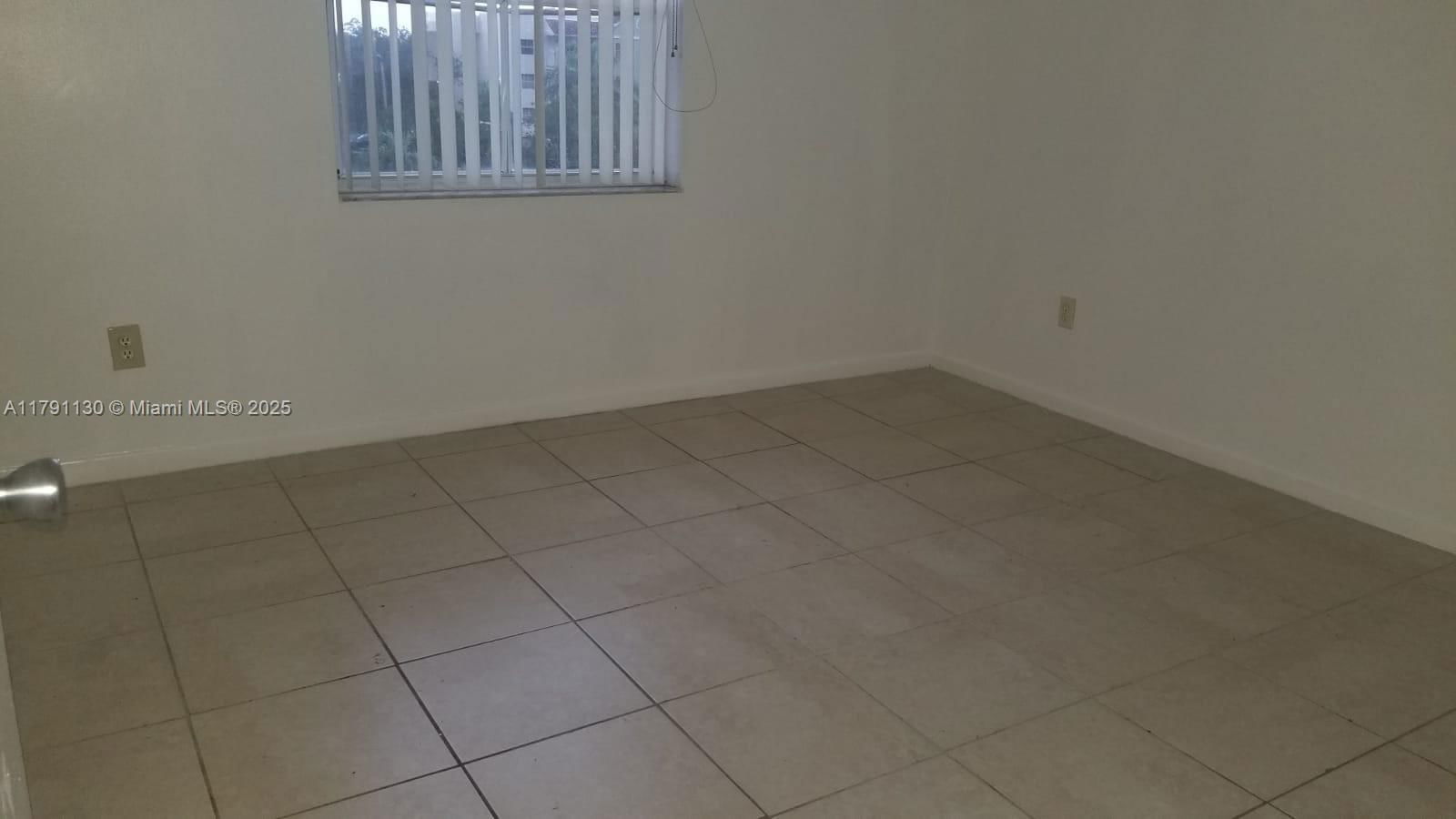 Real estate property located at 8240 210th St #313, Miami-dade, Saga Bay Gardens Condo, Cutler Bay, FL