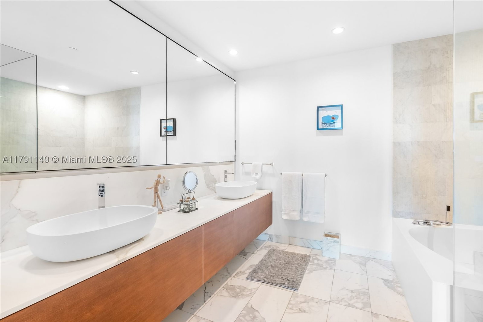Real estate property located at 10201 Collins Ave #605, Miami-dade, Oceana Bal Harbour Condo, Bal Harbour, FL