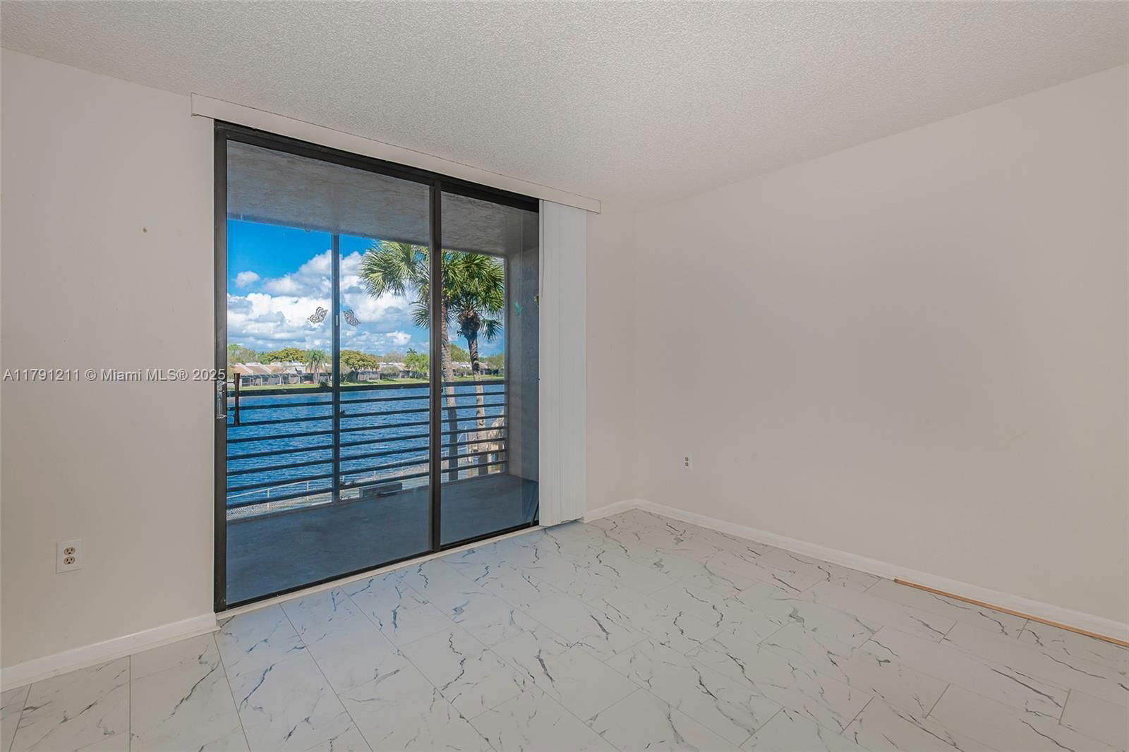 Real estate property located at 1100 Colony Point Cir #208, Broward, Colony Point 3 Condo, Pembroke Pines, FL